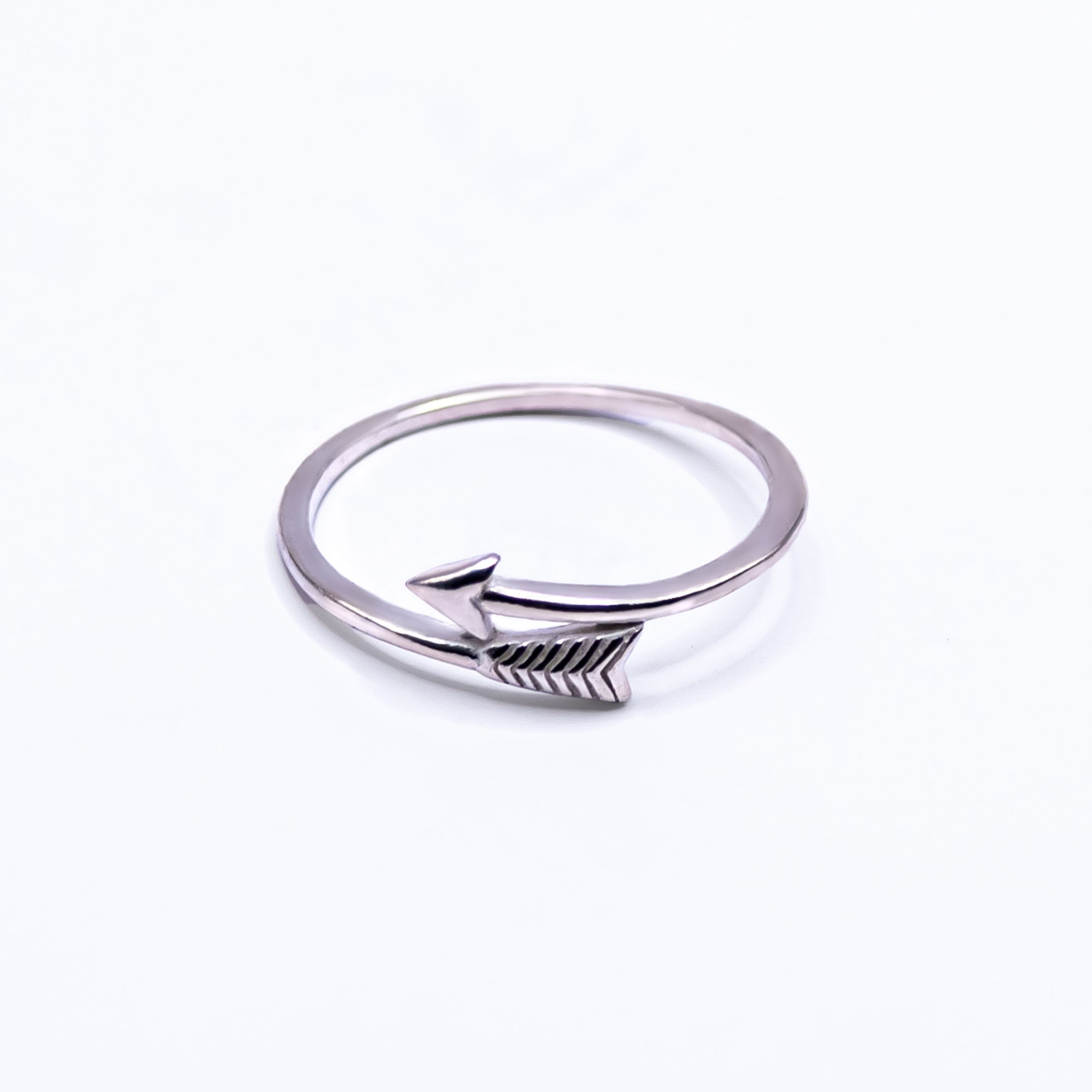 Anel Prata de coração e setas 
