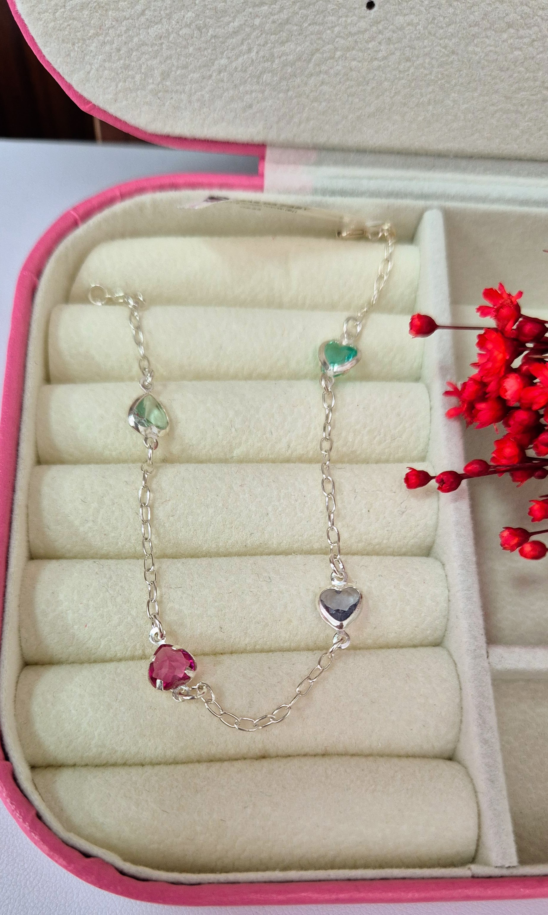 Pulseira com corações color 