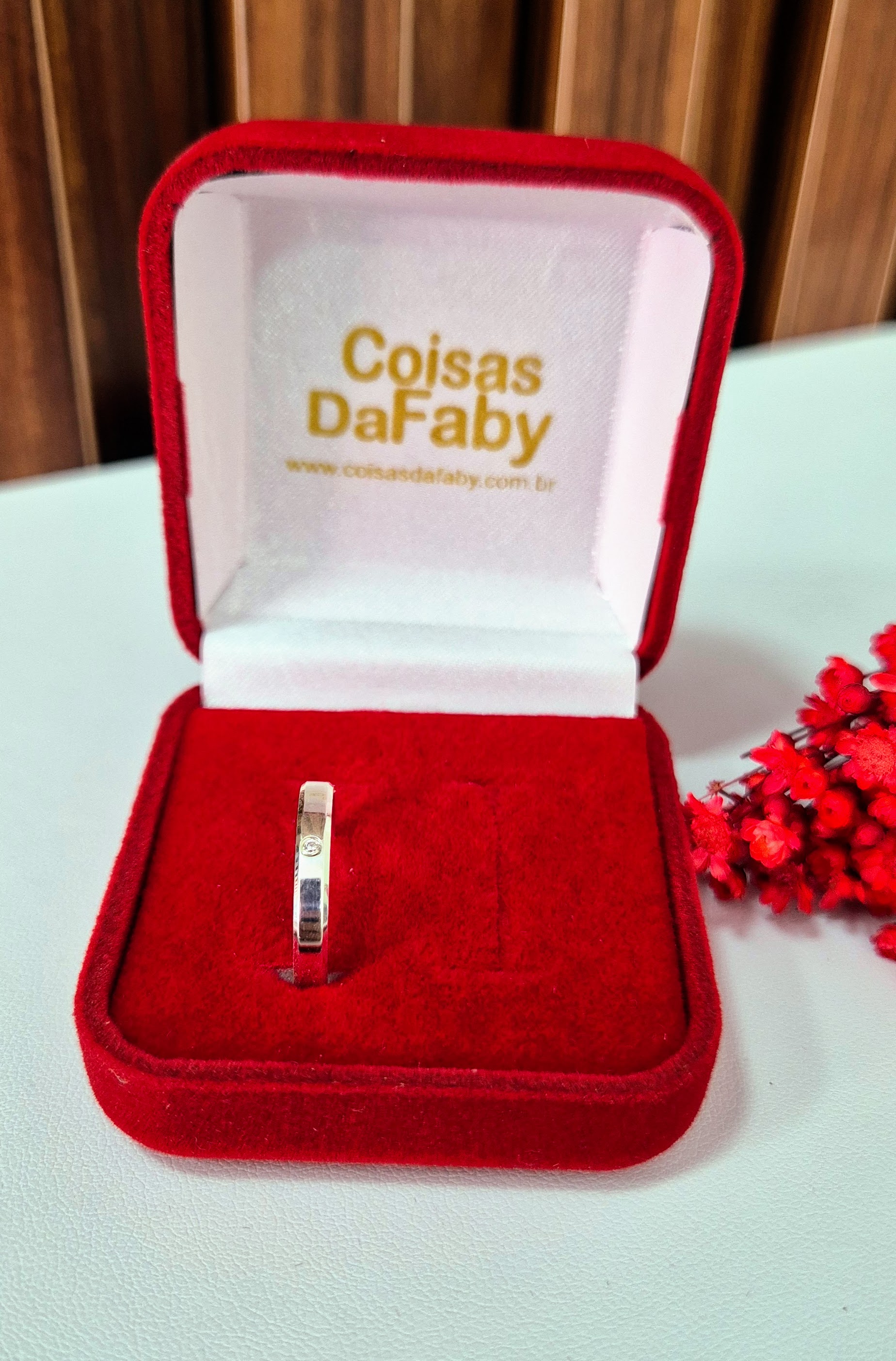 Aliança Prata Com Pedra zircônia  