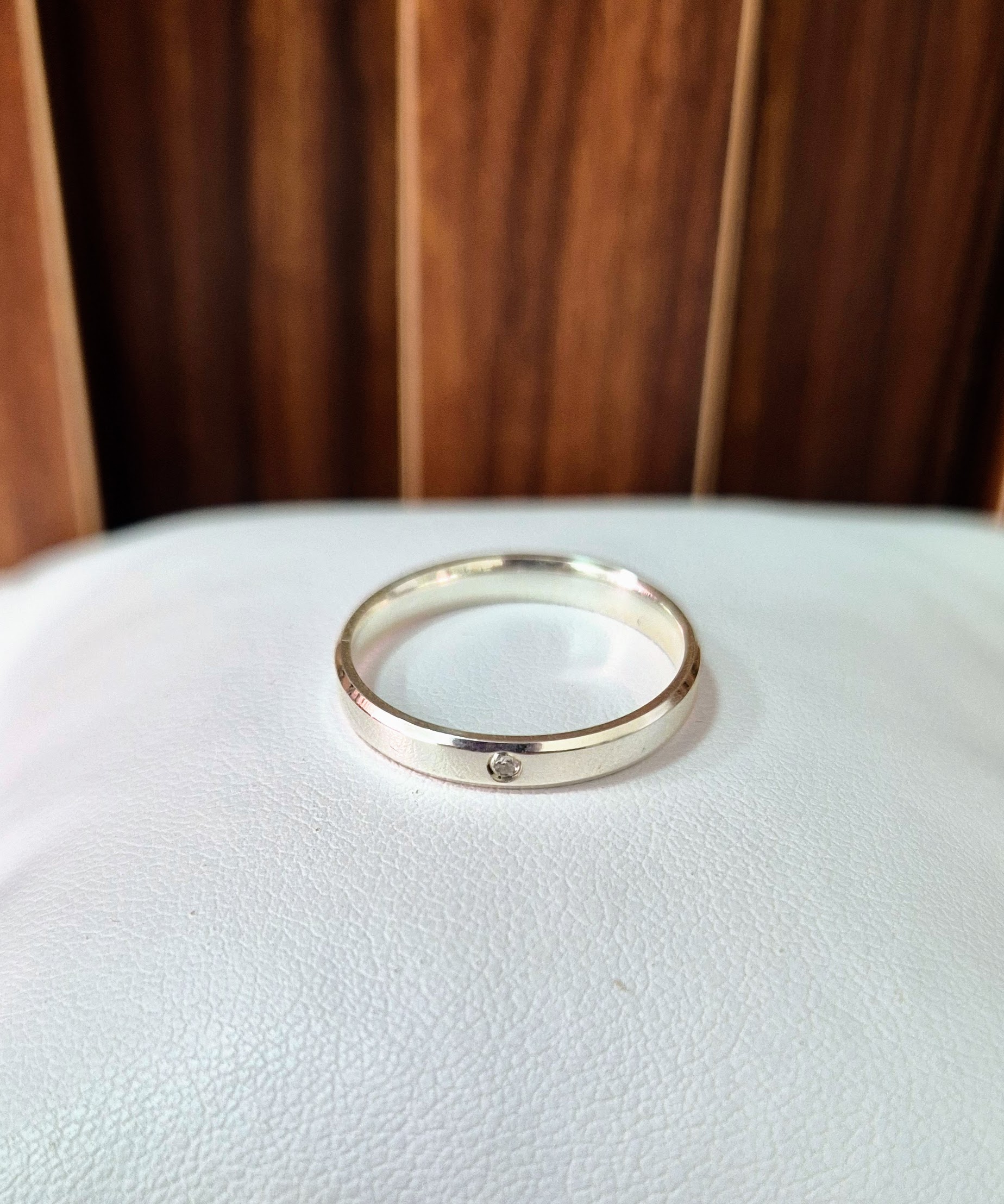 Aliança Prata Com Pedra zircônia  