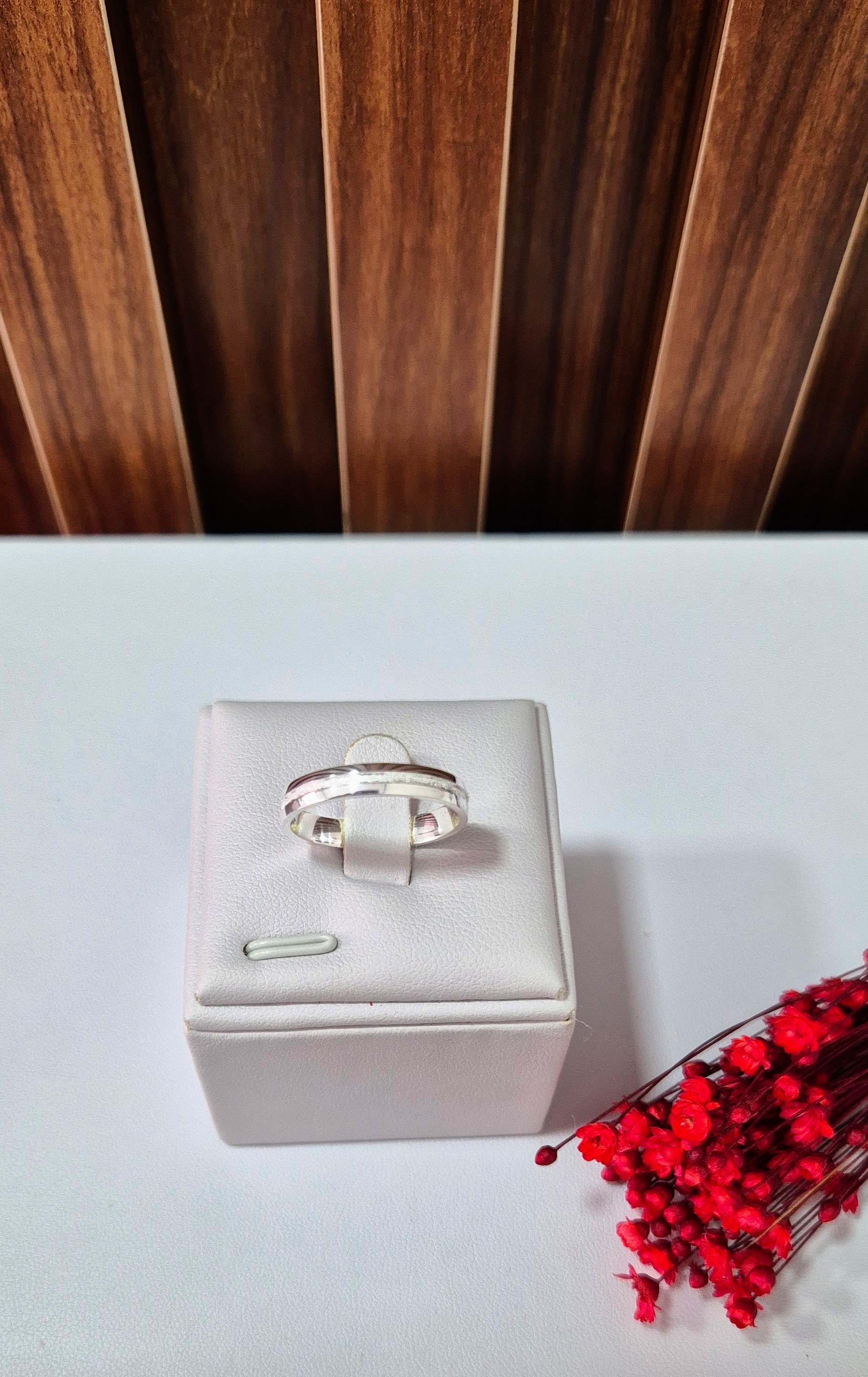 Aliança Prata com  Friso Diamantada 