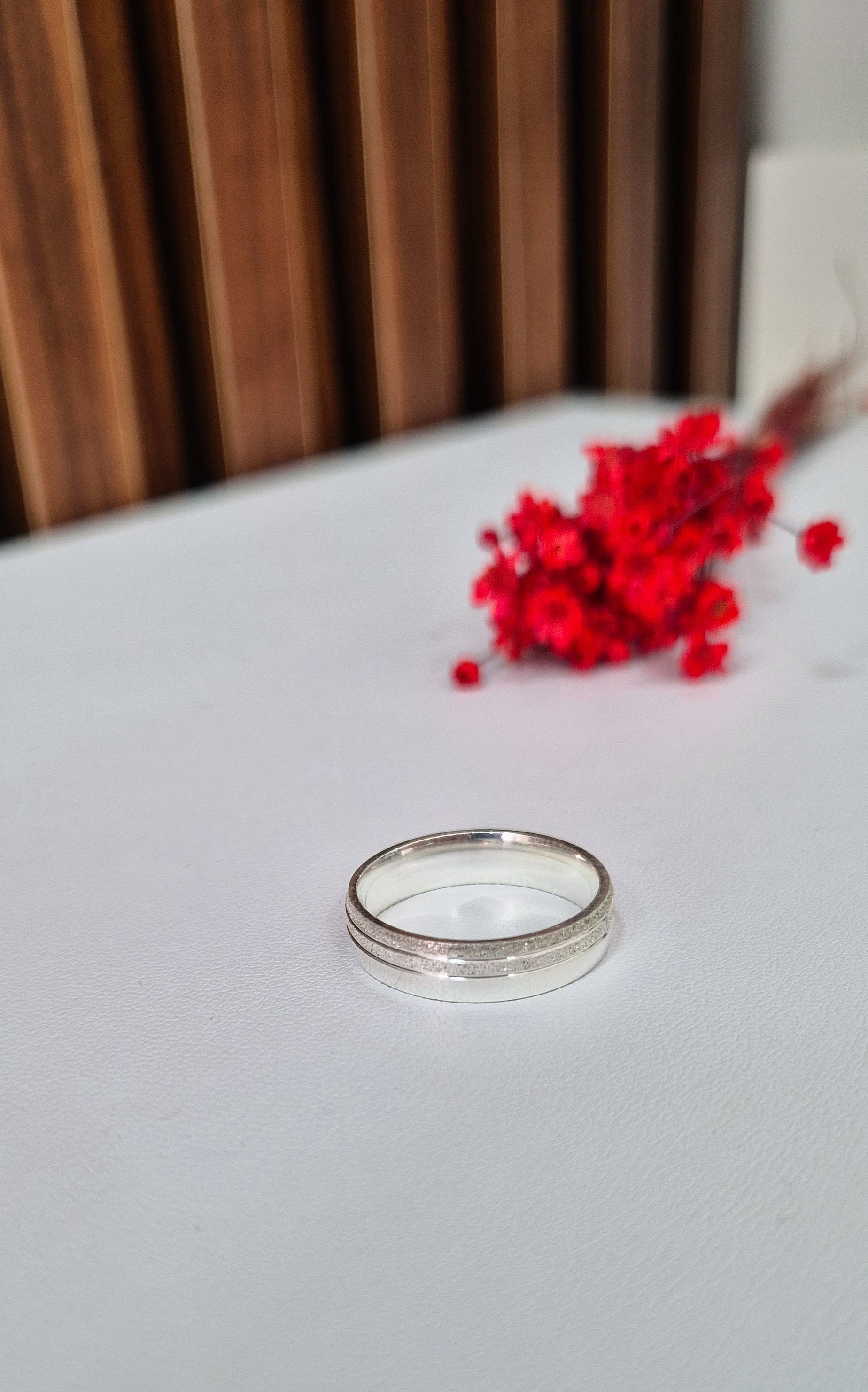 Aliança Com Friso Diamantada 