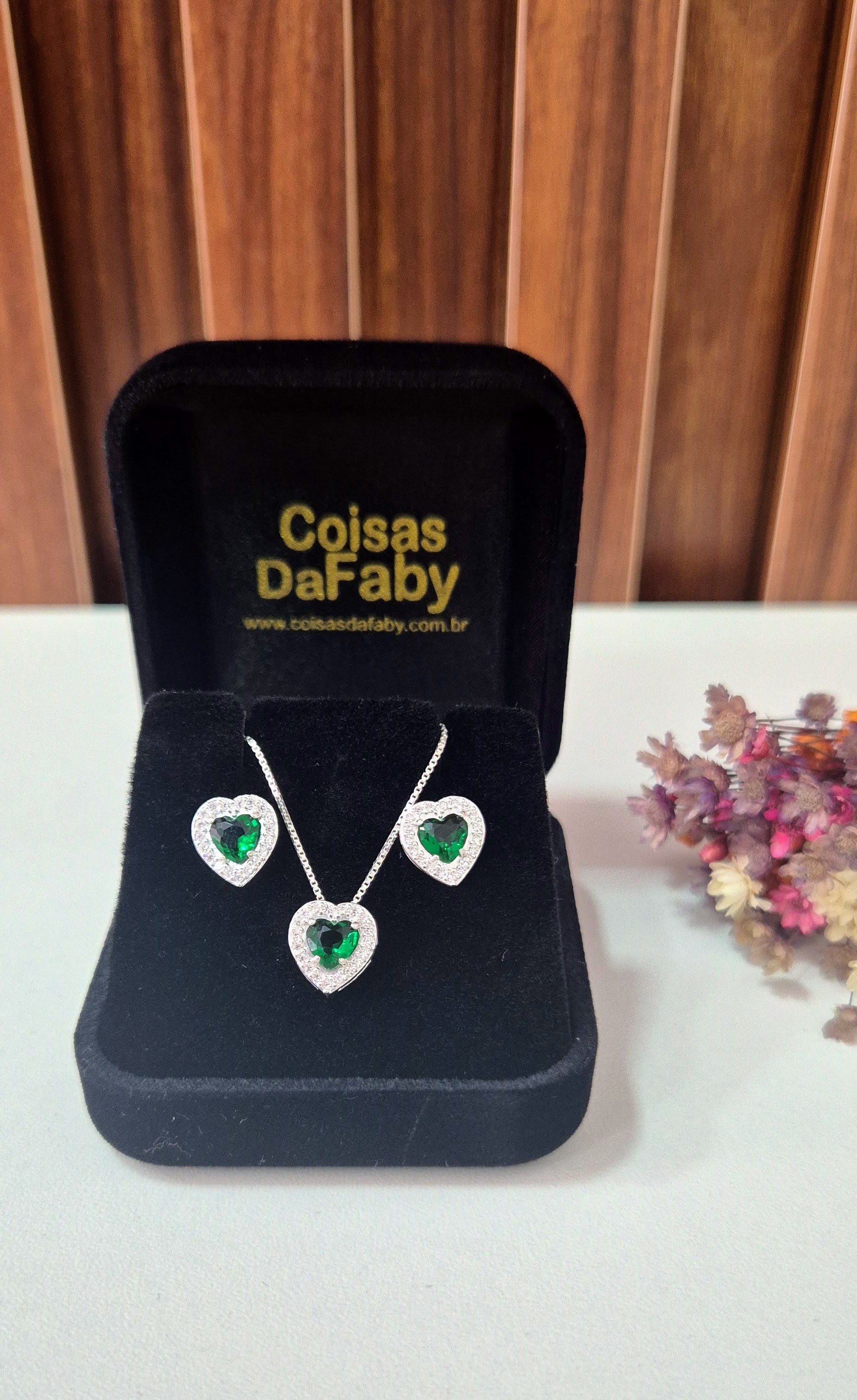 Conjunto Coração Cravejados com Pedras Zircônias 