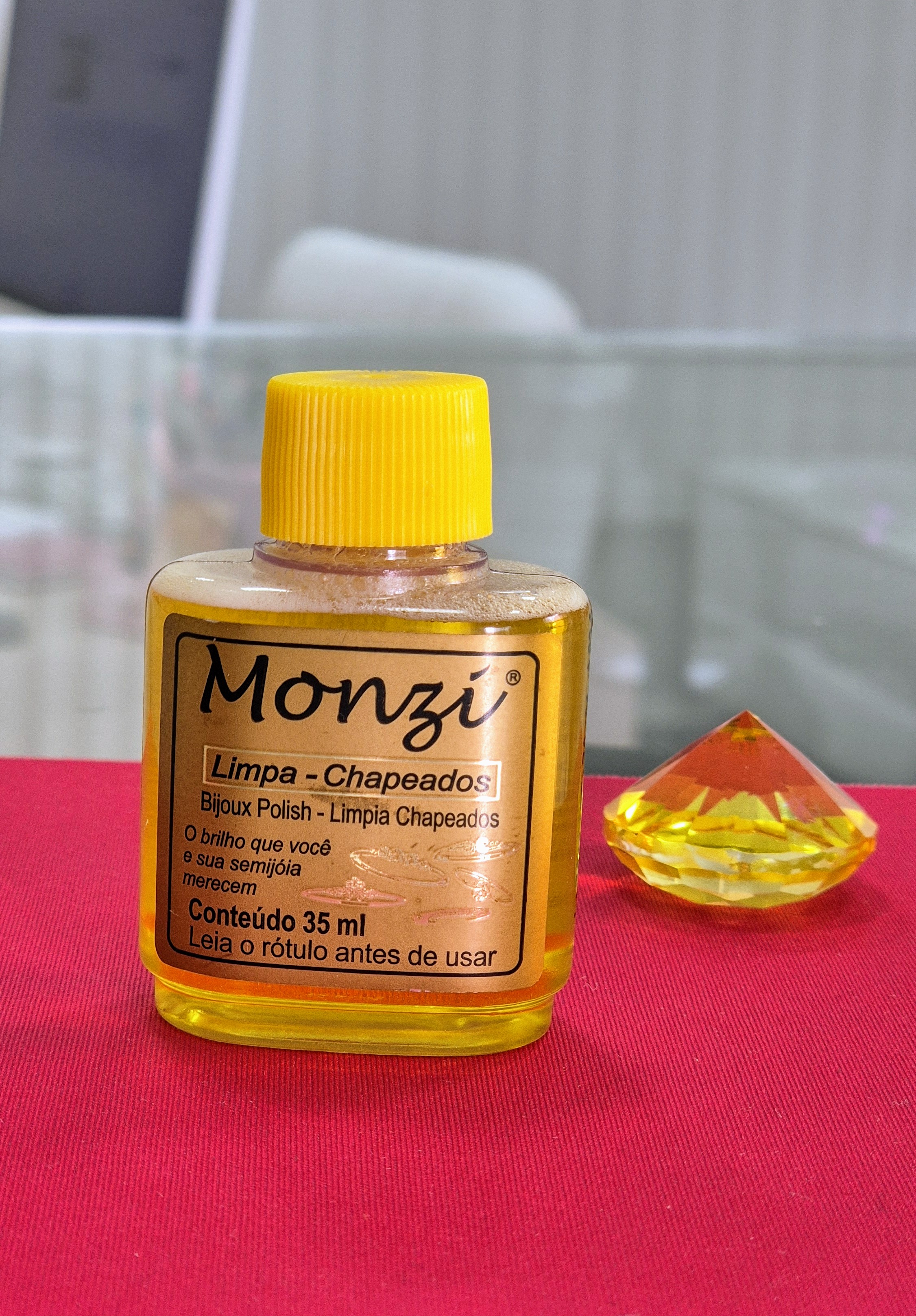 PRODUTO DE LIMPEZA PARA METAIS E JÓIAS 