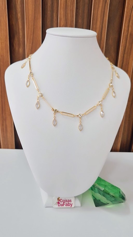 Colar com micro zircônias 
