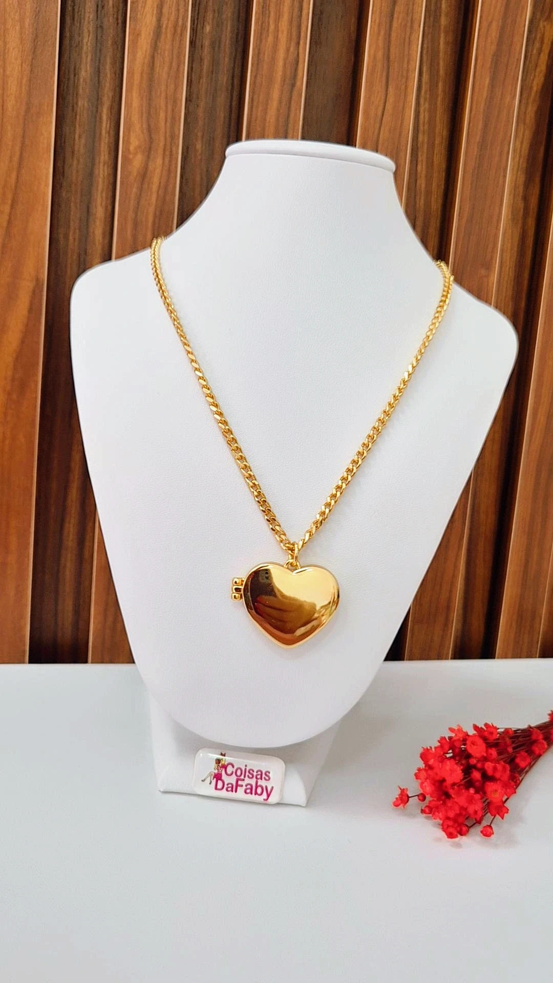 Relicário com Banho de Verniz Italiano 