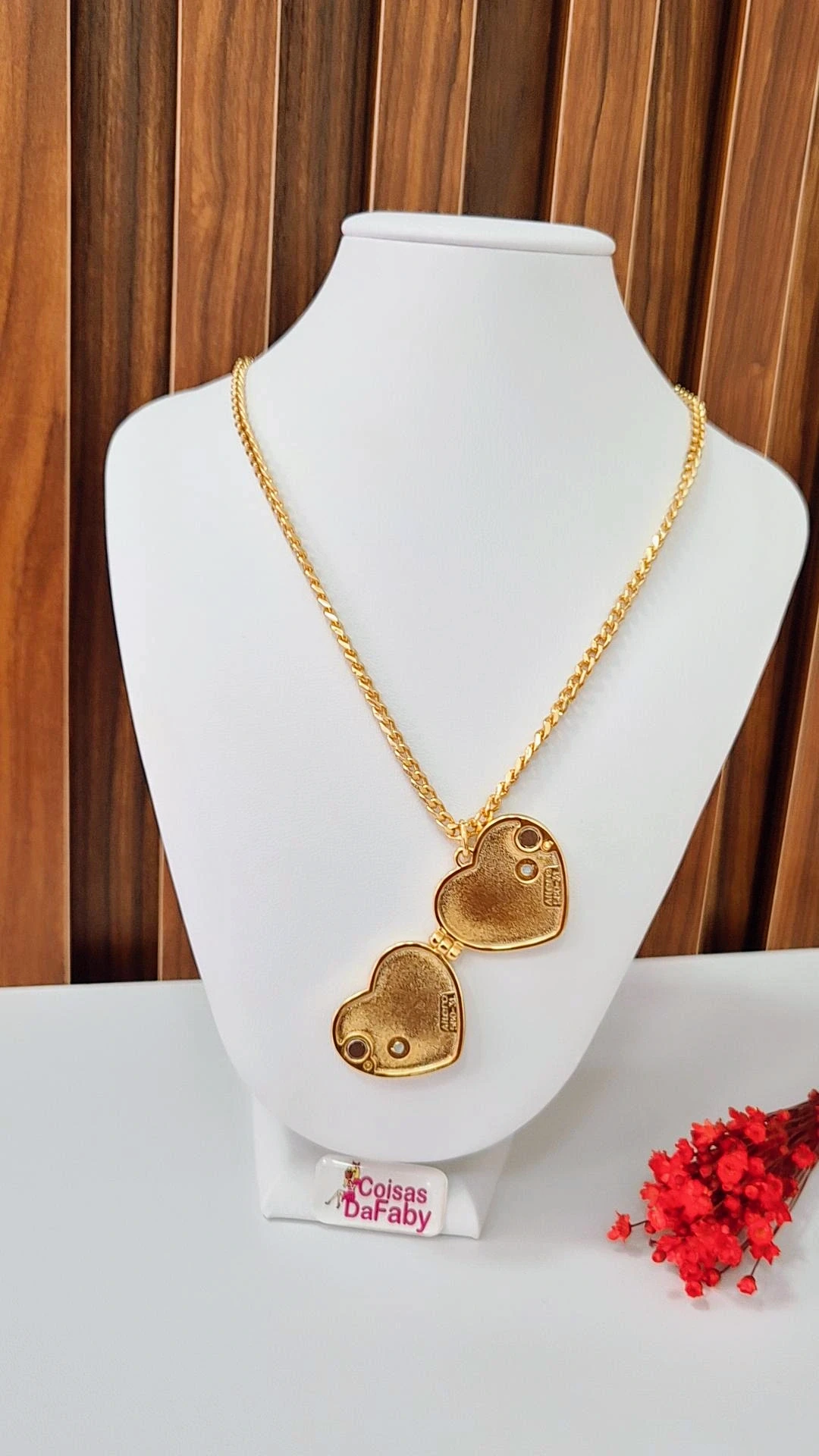 Relicário com Banho de Verniz Italiano 