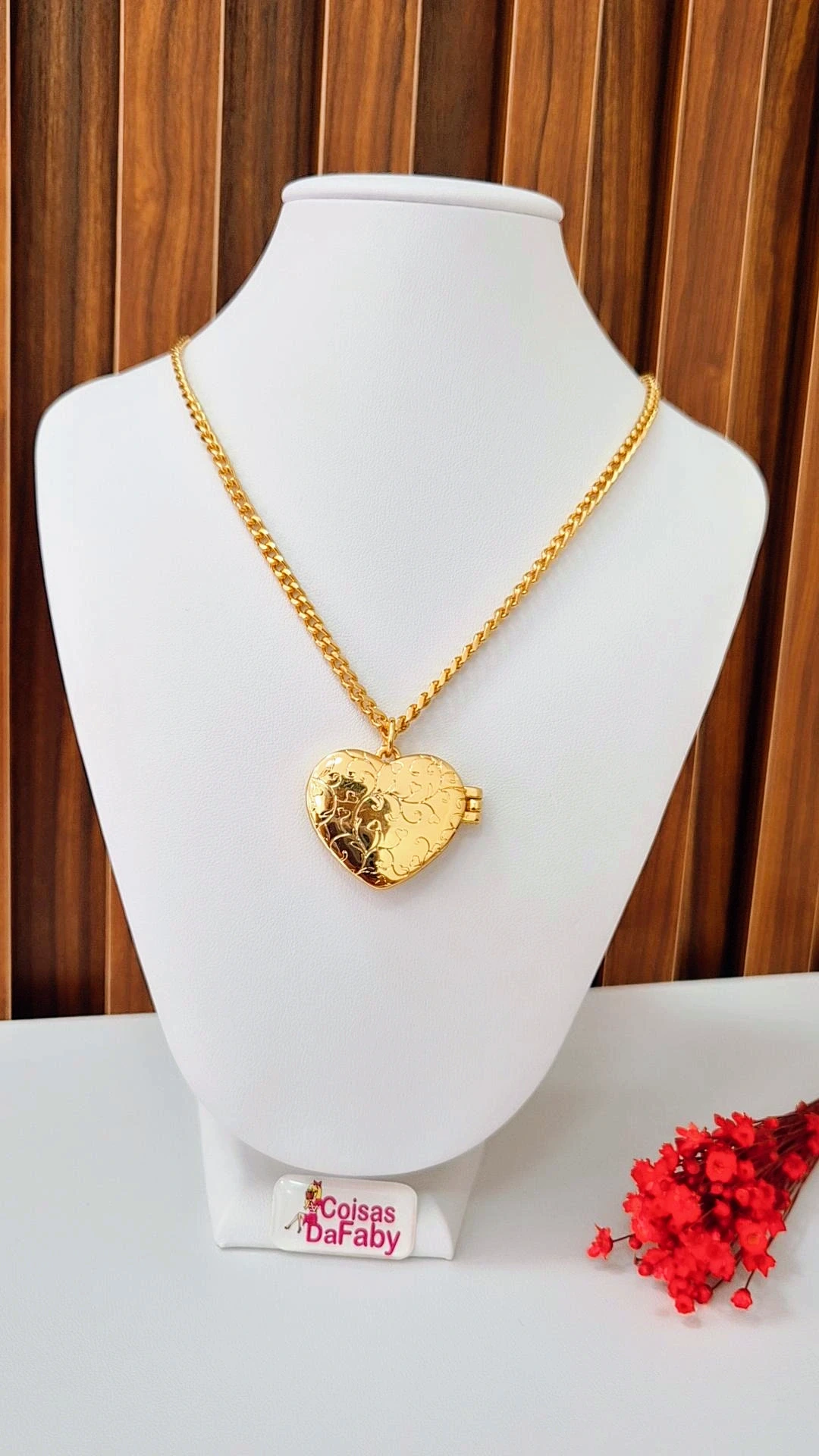 Relicário com Banho de Verniz Italiano 