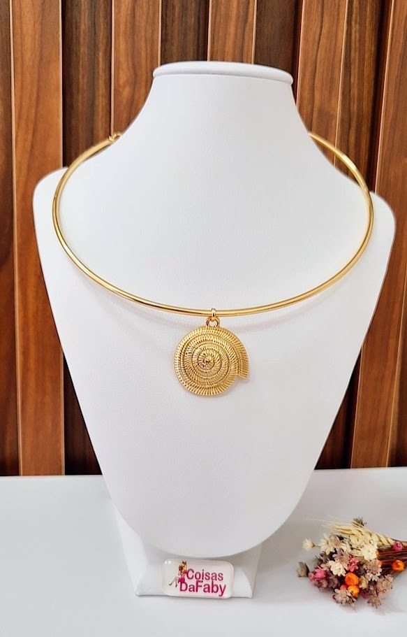 Colar  Modelo Capim Dourado 