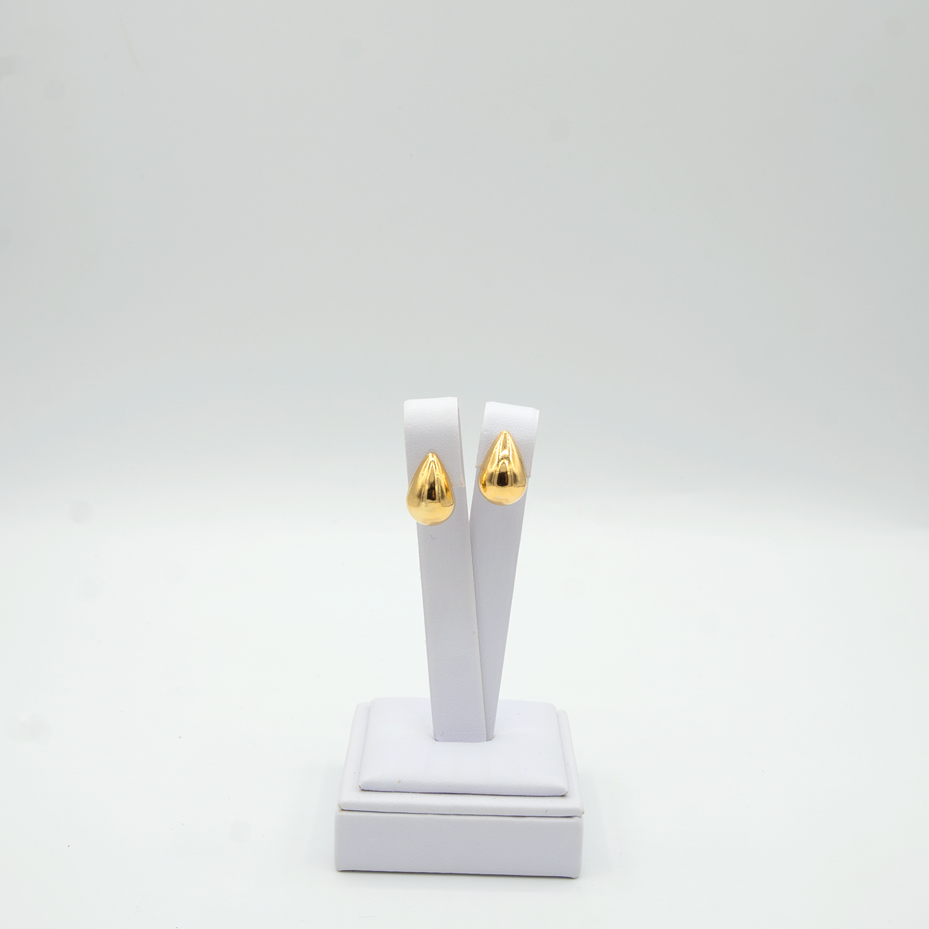 Conjunto de Colar e Brincos Dourados