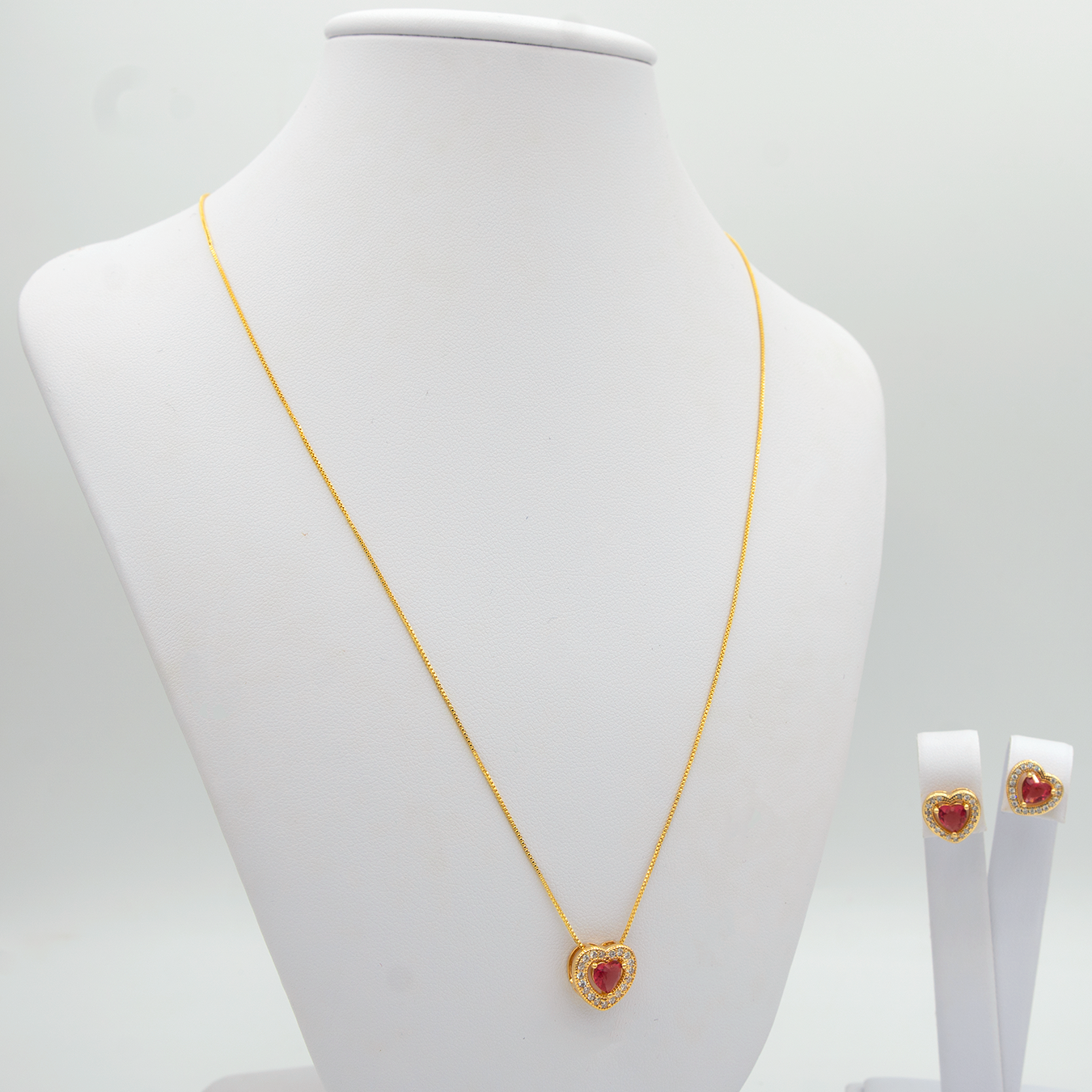Conjunto de colar e Brinco Coração 