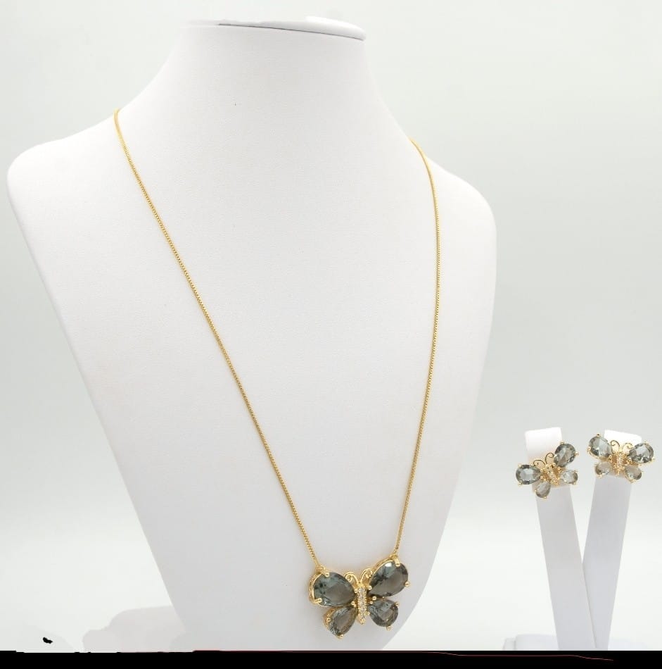 Conjunto de Colar e Brincos de Borboleta
