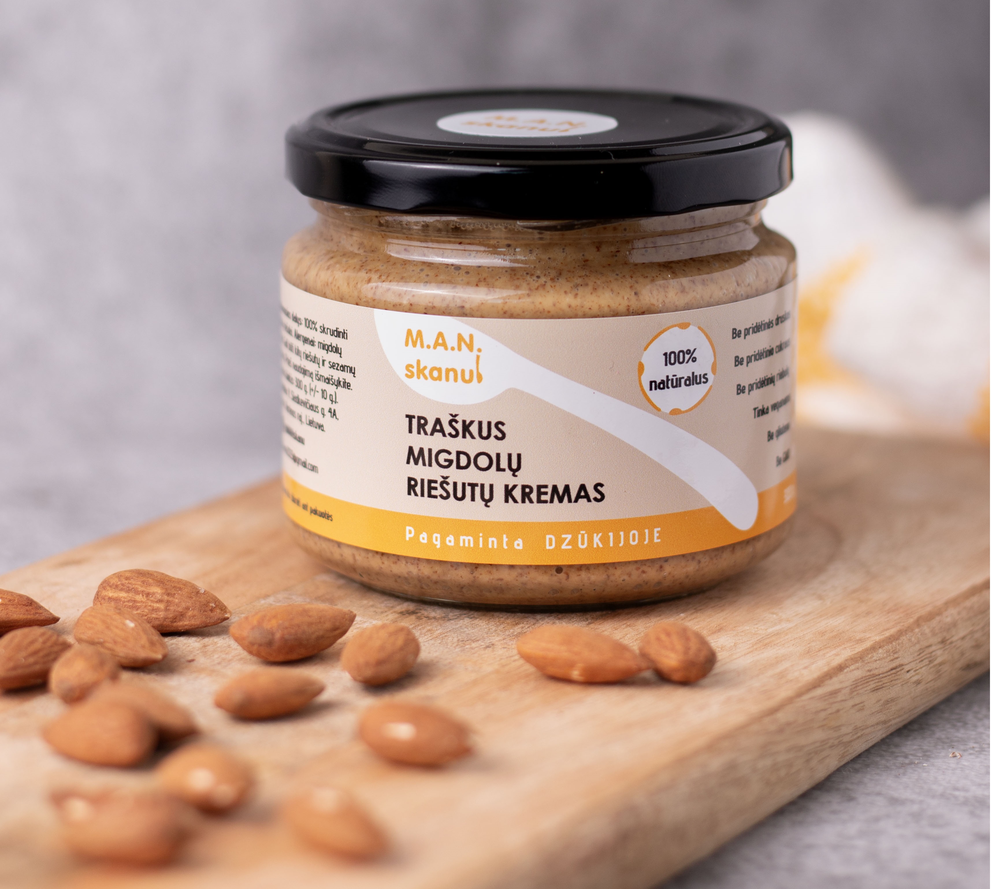 Traškus migdolų riešutų kremas
