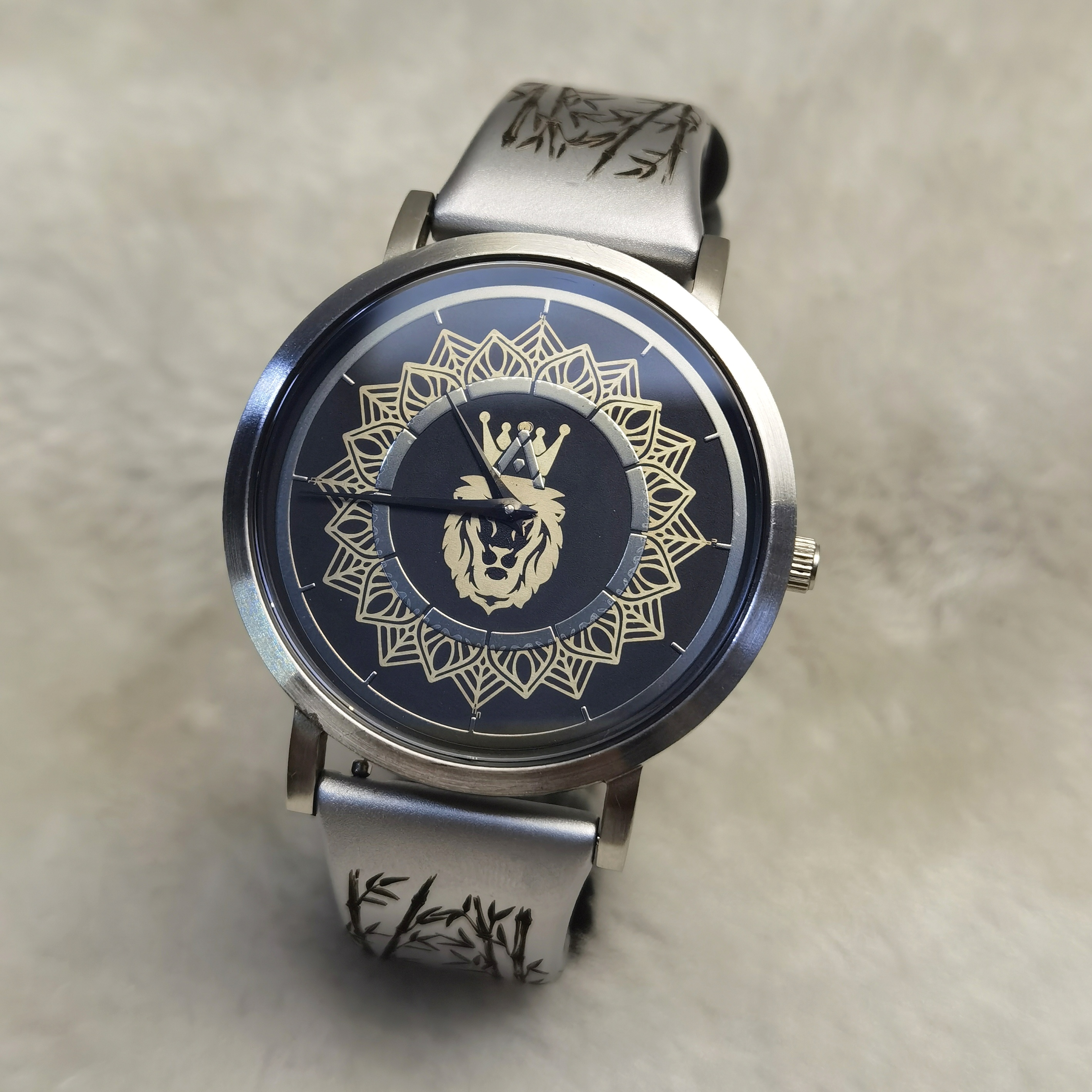 The Crowned Lion, Avinash