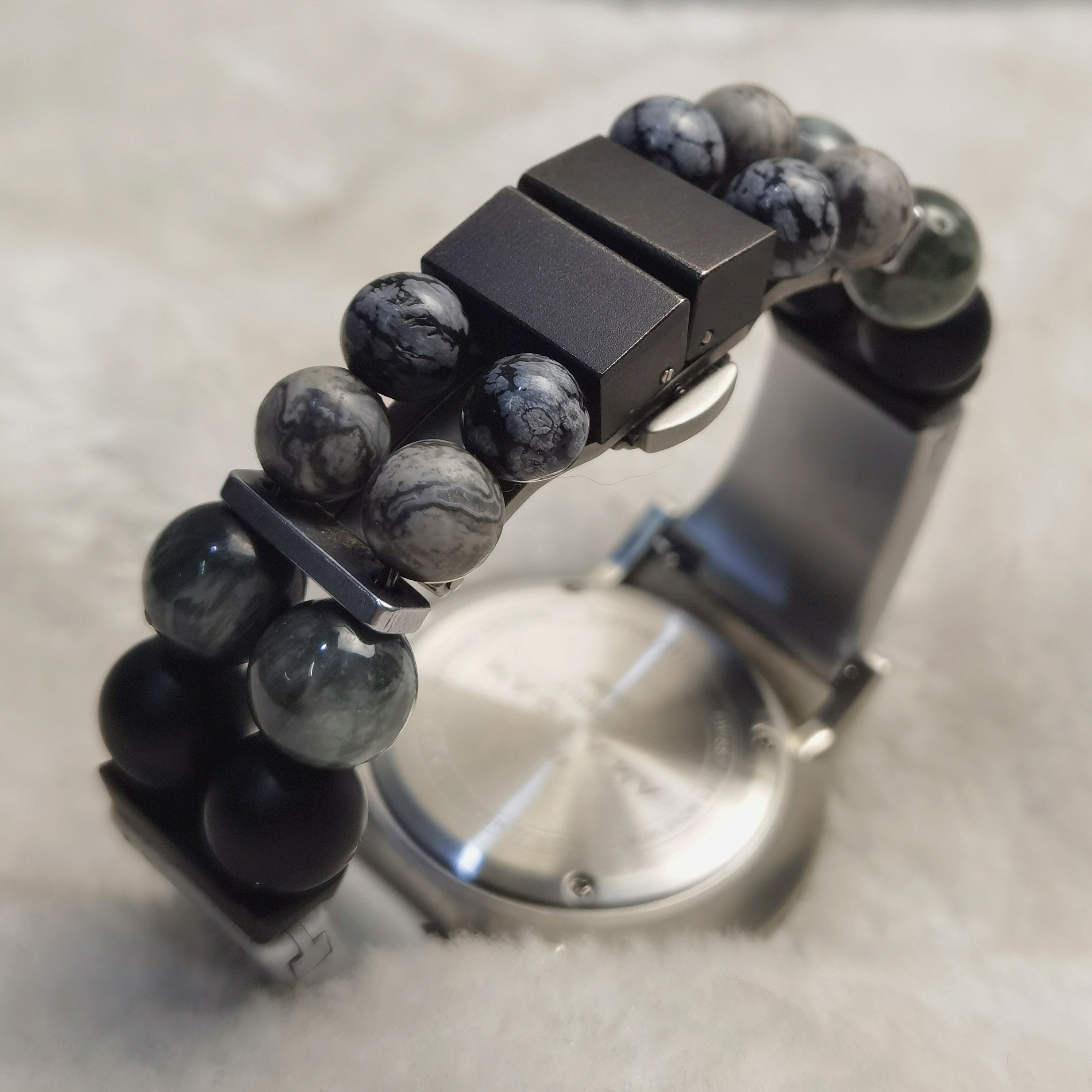 The Crowned Lion, Avinash