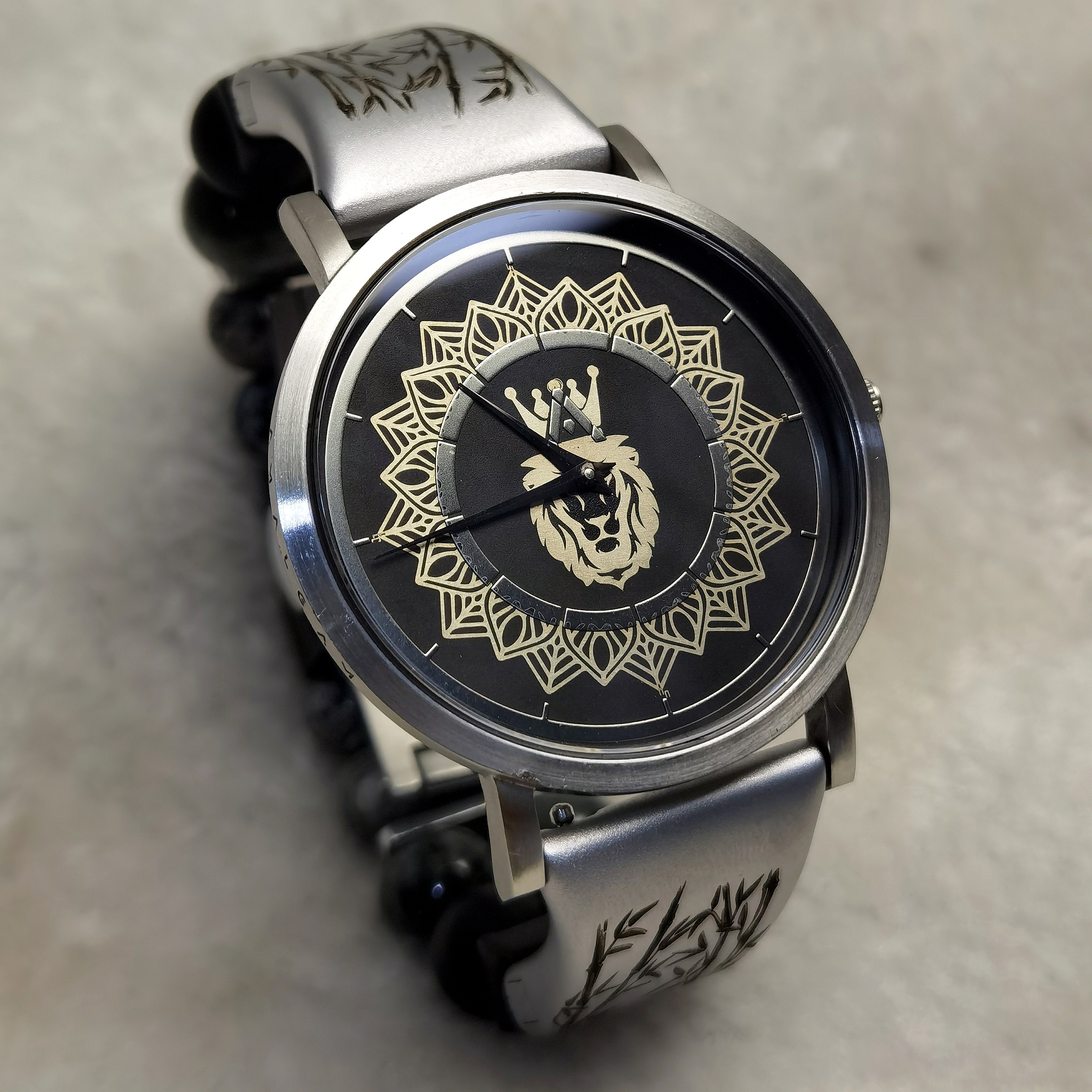 The Crowned Lion, Avinash