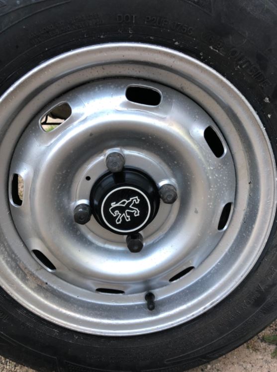 Lot de 4 caches moyeux / centre de roue Peugeot 205, 106, Partner phase 1, Fabriqué en France