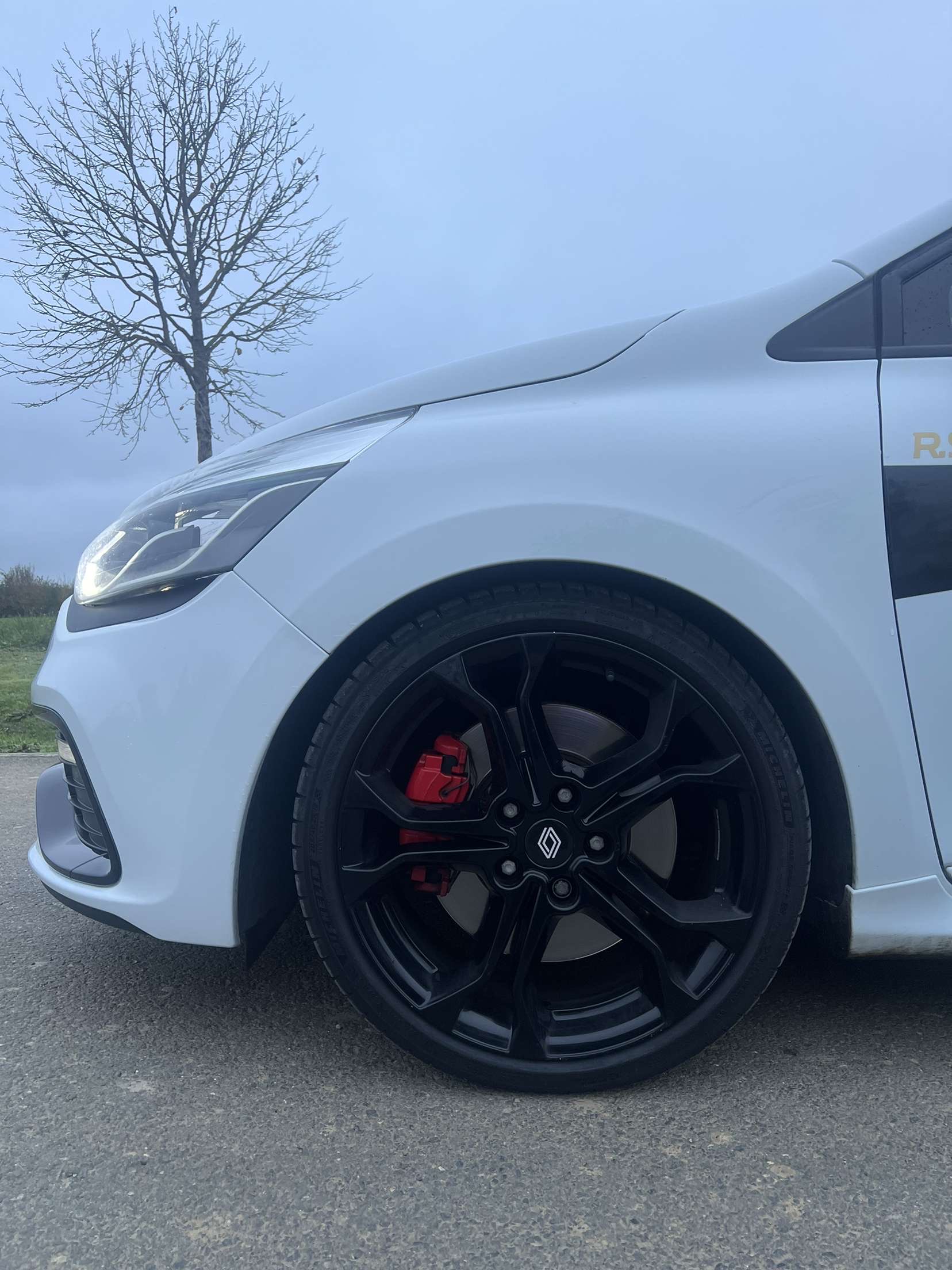 Cache moyeux flottant Clio 3, 4 RS & GT, Megane 3, 4 RS & GT, Twingo 2 RS