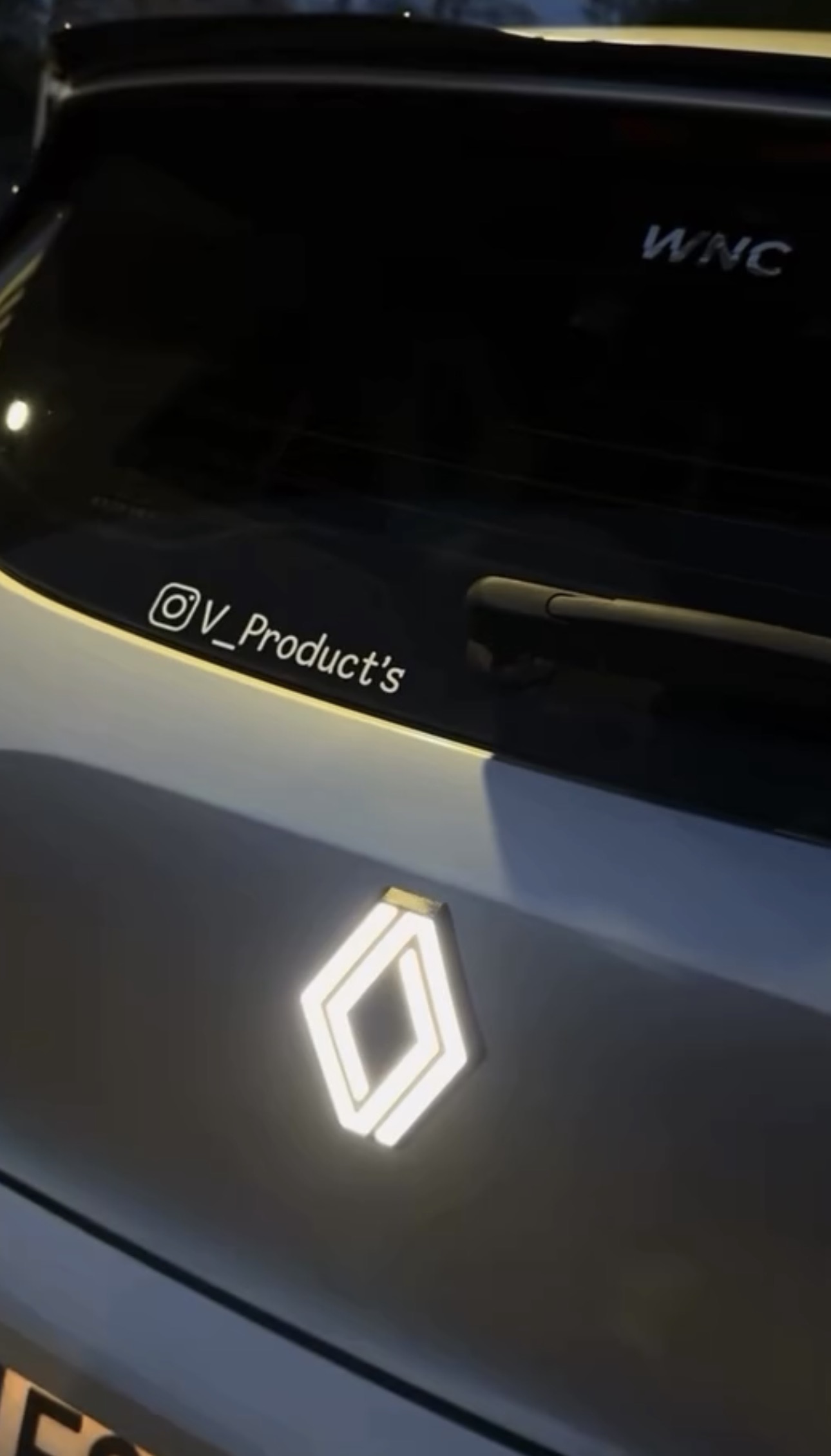 New logo arrière (lumineux ou non) avec ou sans caméra Clio 5 V