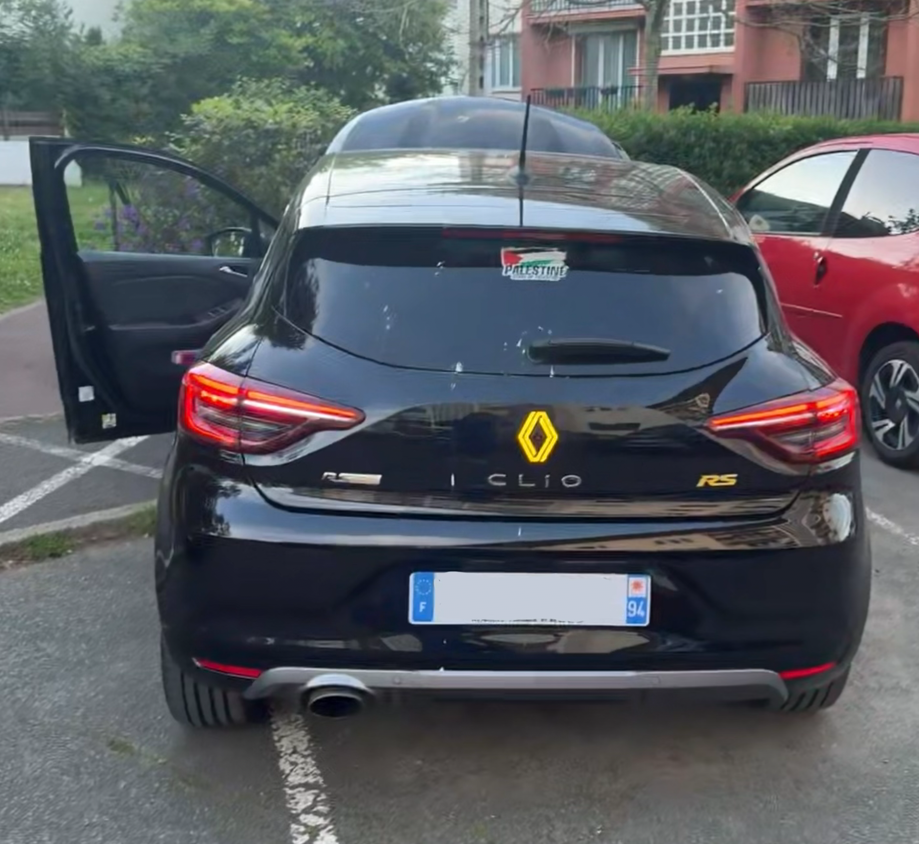 New logo arrière (lumineux ou non) avec ou sans caméra Clio 5 V