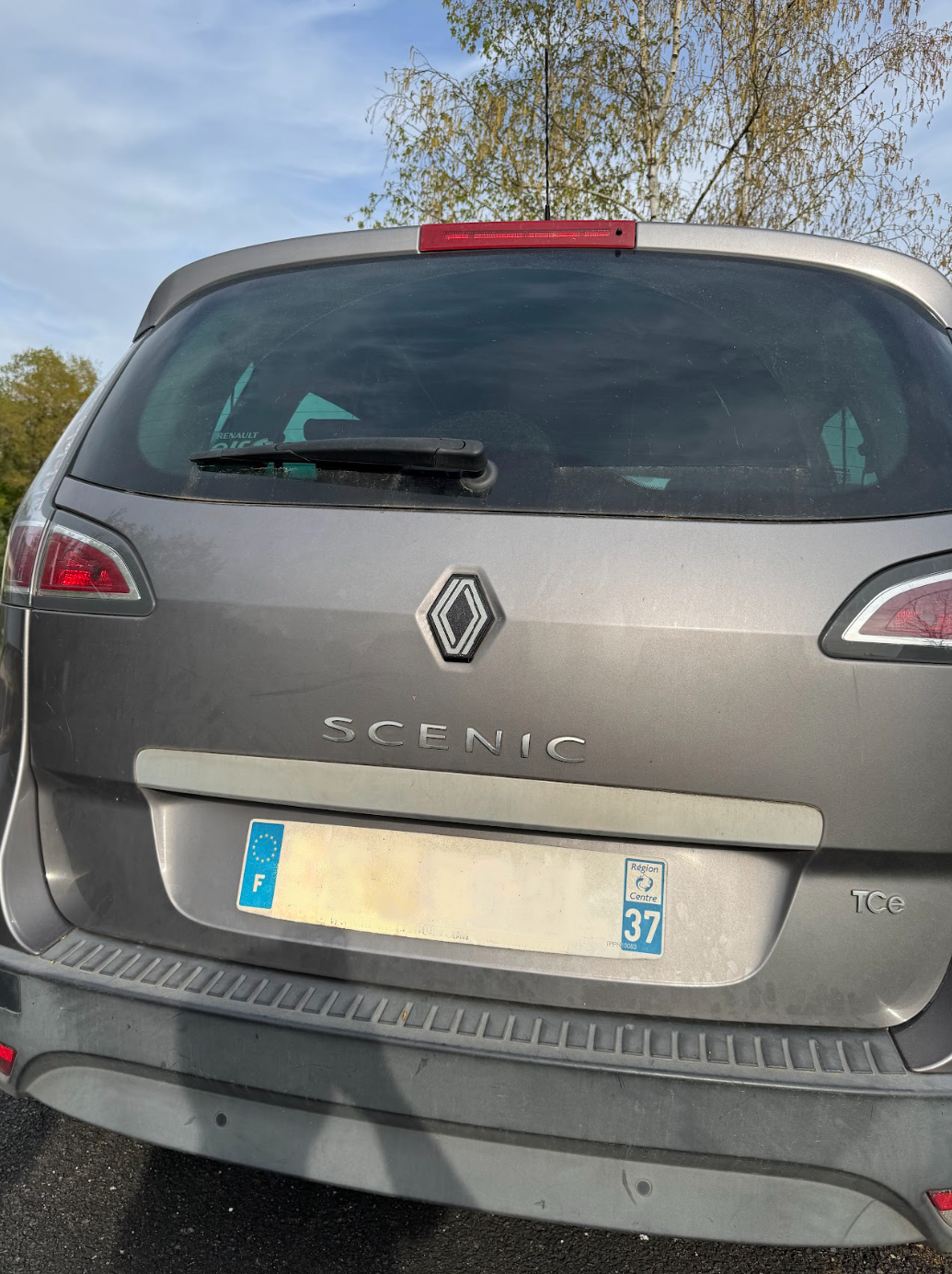 New logo arrière (lumineux ou non) Scénic 3