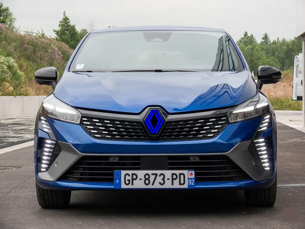 New logo avant lumineux Clio 5 / Clio V