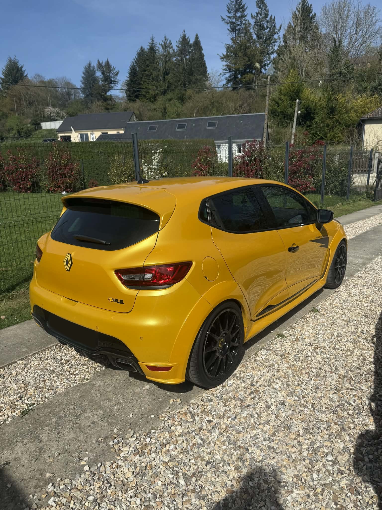 New logo arrière (lumineux ou non) avec ou sans caméra Clio 4 / Clio 4 GT / Clio 4 RS