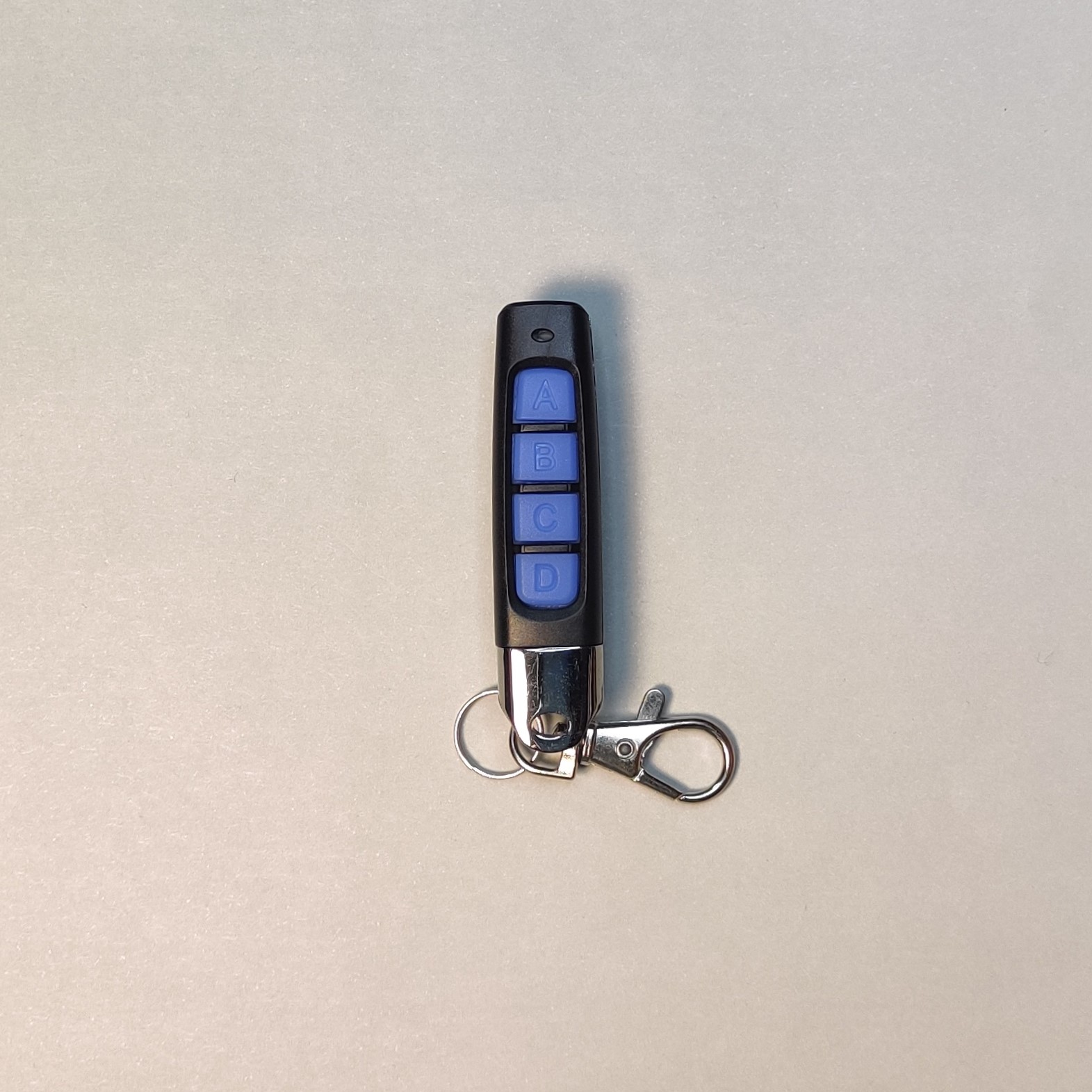Universalus Pultelis Vartų Automatikai tik 7 eur.