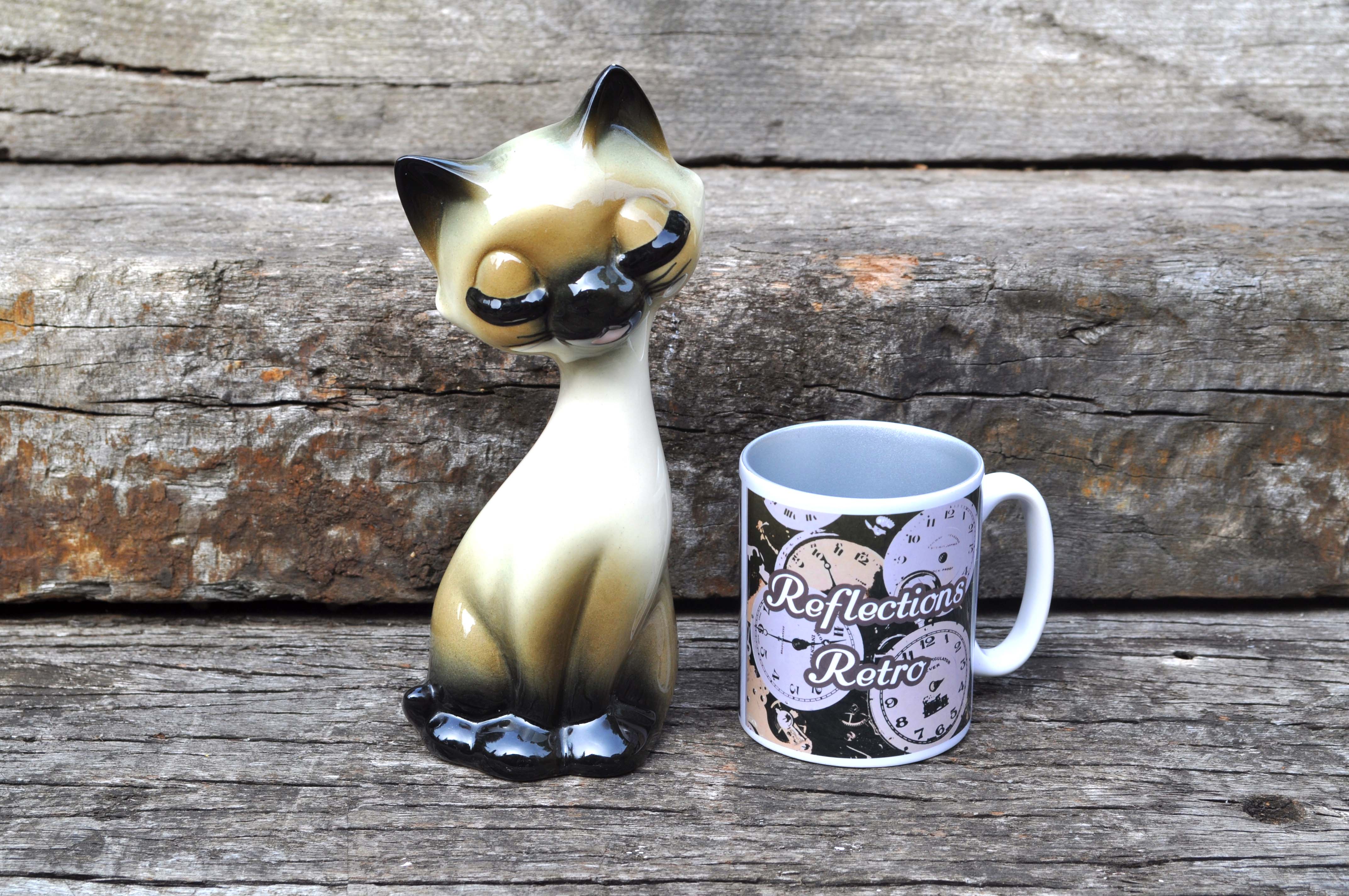 Vintage Kitsch Siamese Pottery Cat 