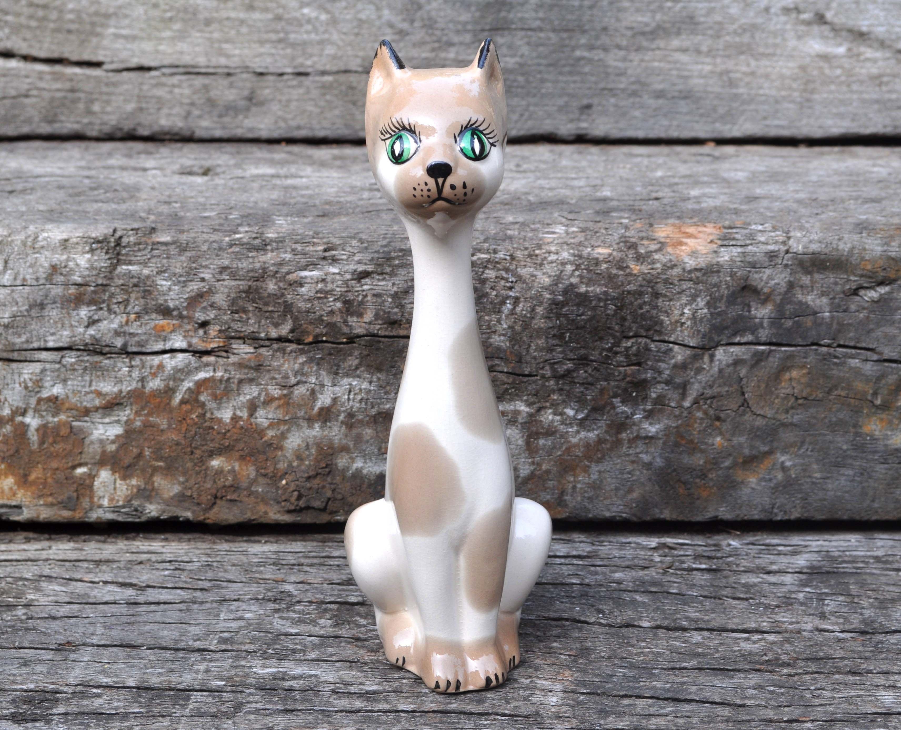 Vintage Kitsch Pottery Cat 