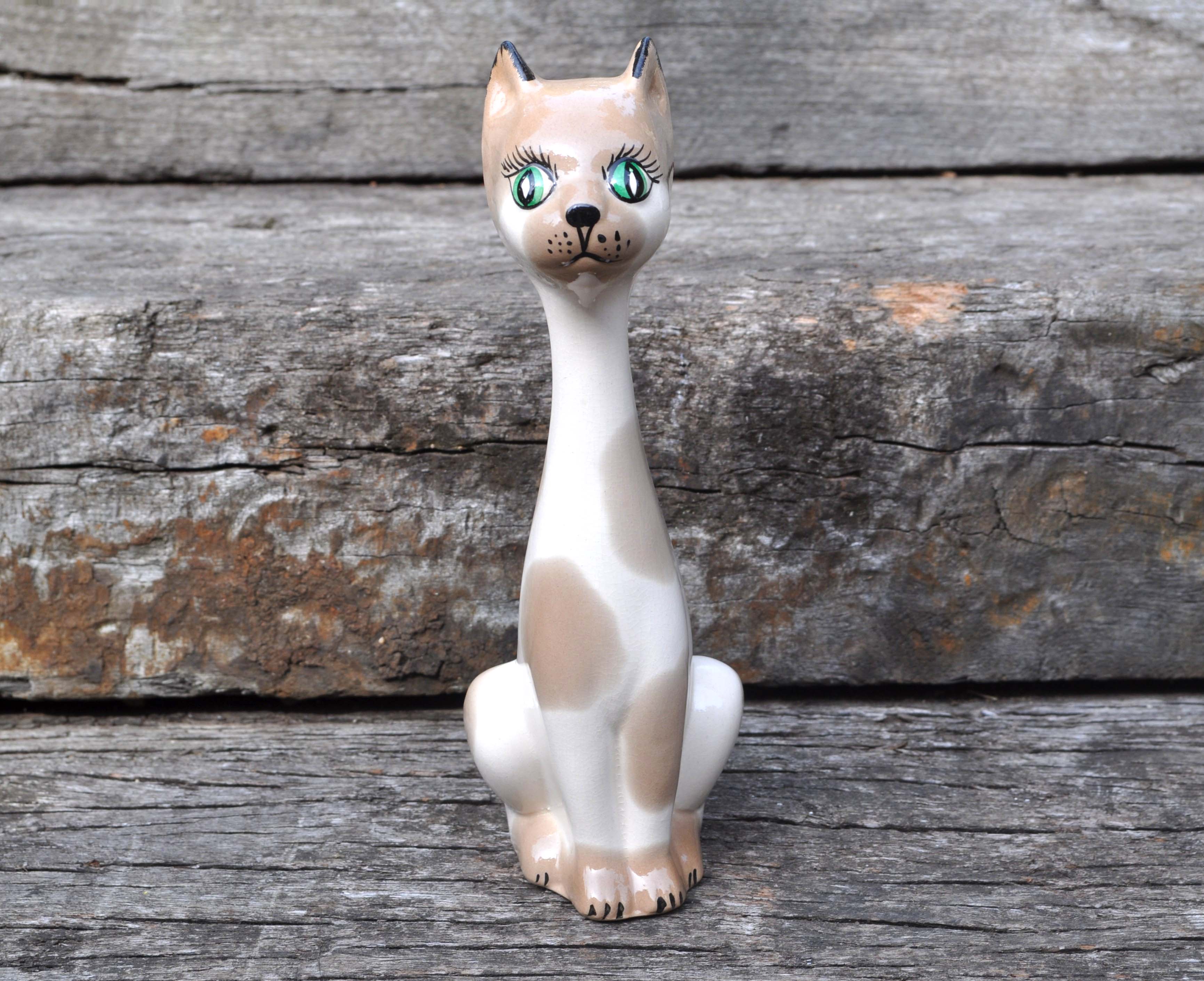 Vintage Kitsch Pottery Cat 