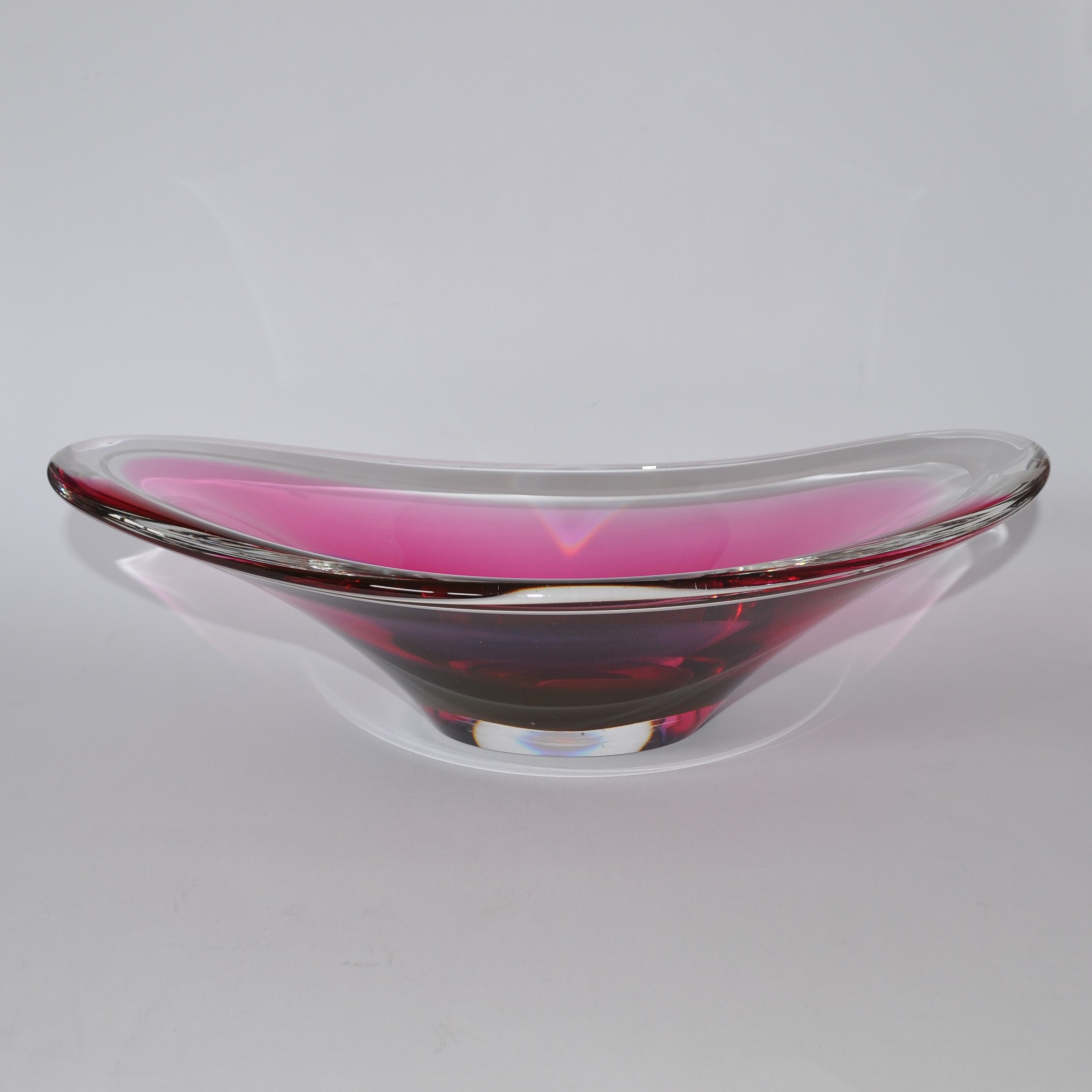 Vintage Scandinavian Flygsfors Coquille Glass Bowl by Paul Kedelv