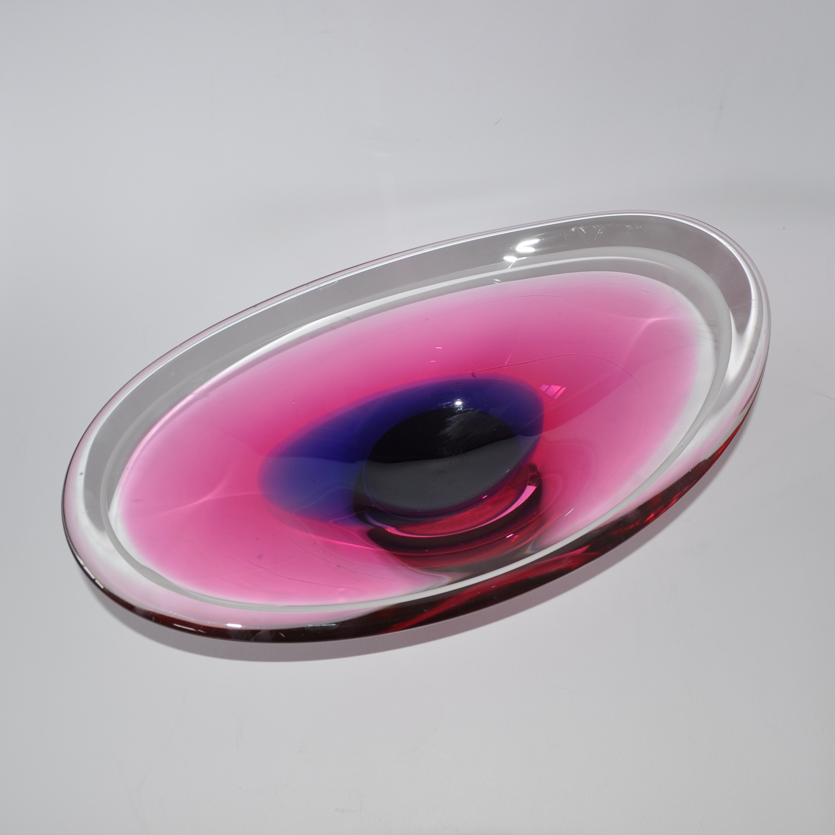 Vintage Scandinavian Flygsfors Coquille Glass Bowl by Paul Kedelv