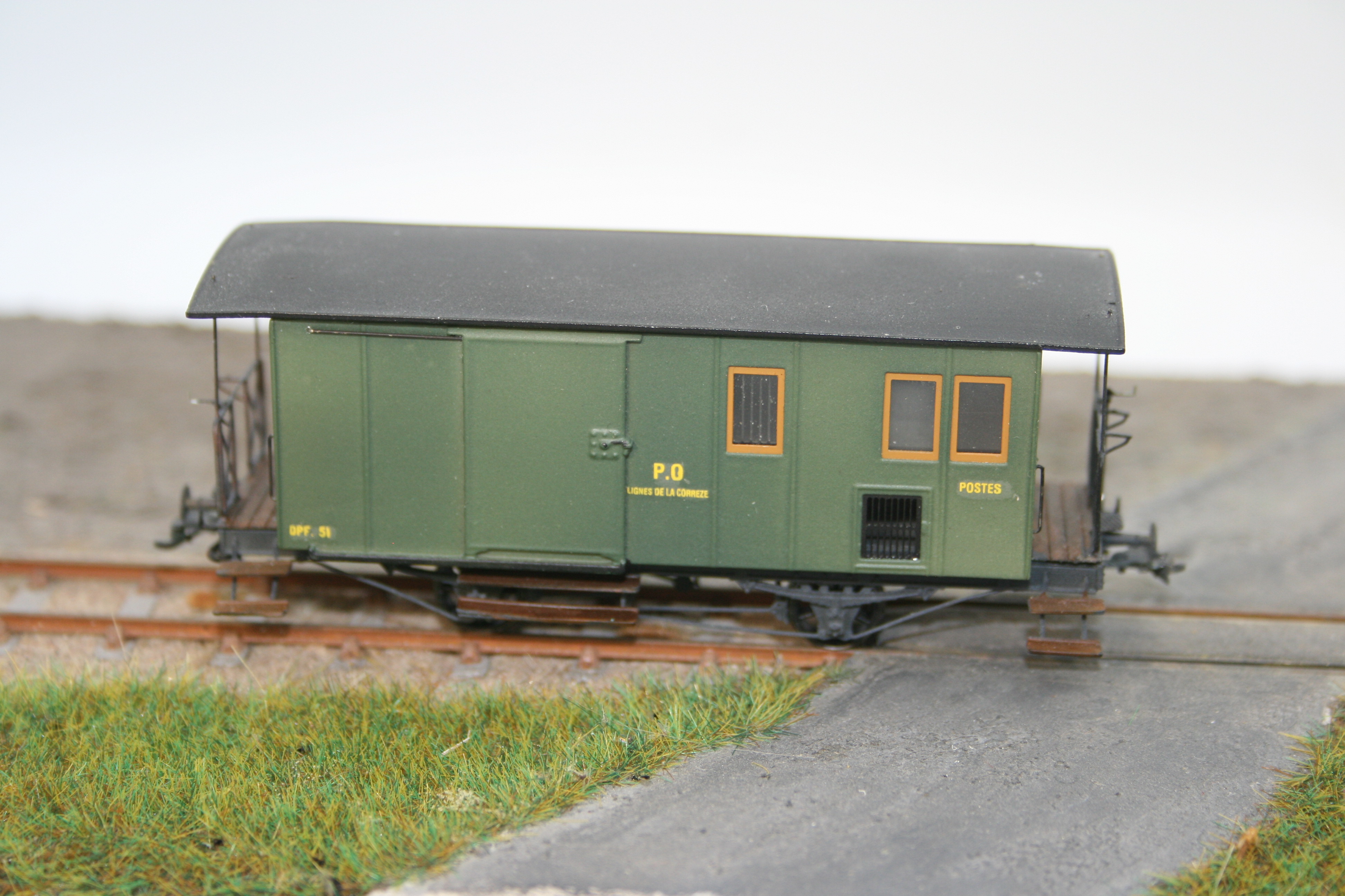 Fourgon P.O.C. avec avec compartiment poste 