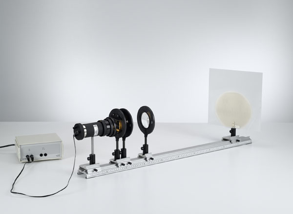 Magnifier and microscope
