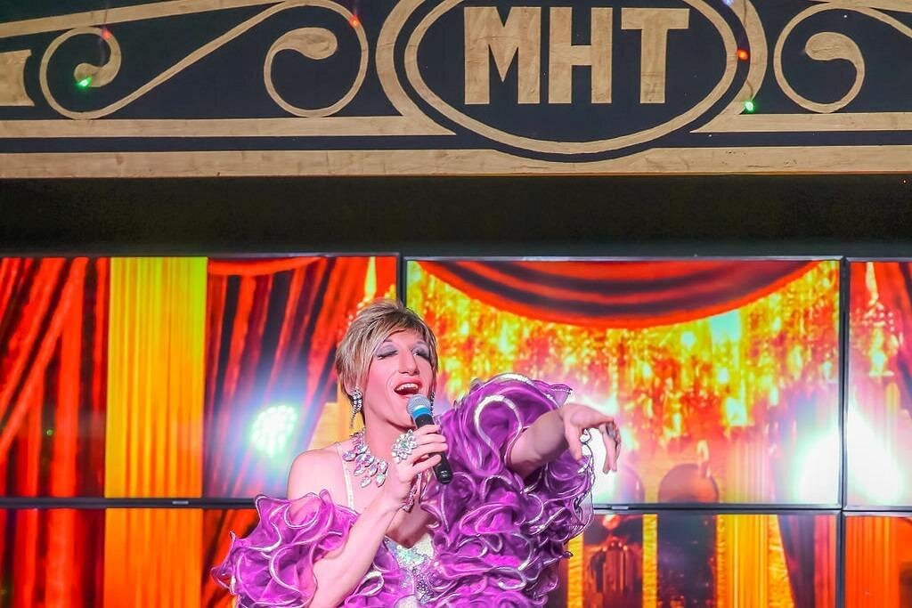 Comedia Drag Show en Music Hall Tavern con Cena