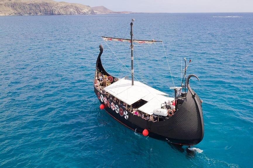 Crucero Vikingo con Avistamiento de Ballenas y Delfines