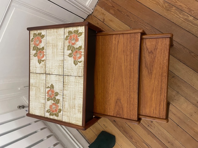 Tables gigognes