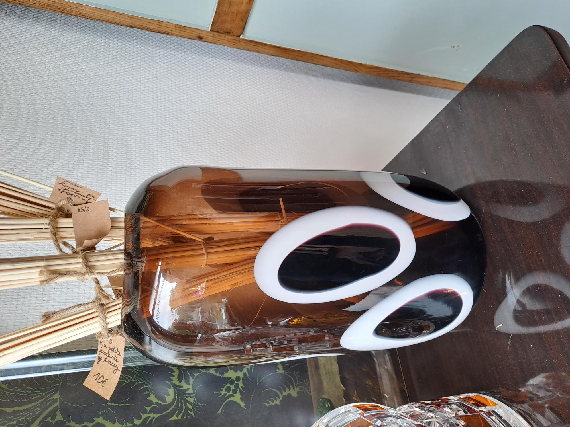 Vase verre blanc et marron