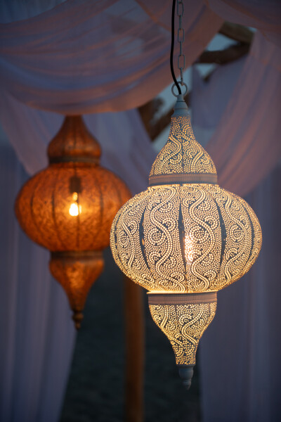 Lampe suspendue en métal blanc