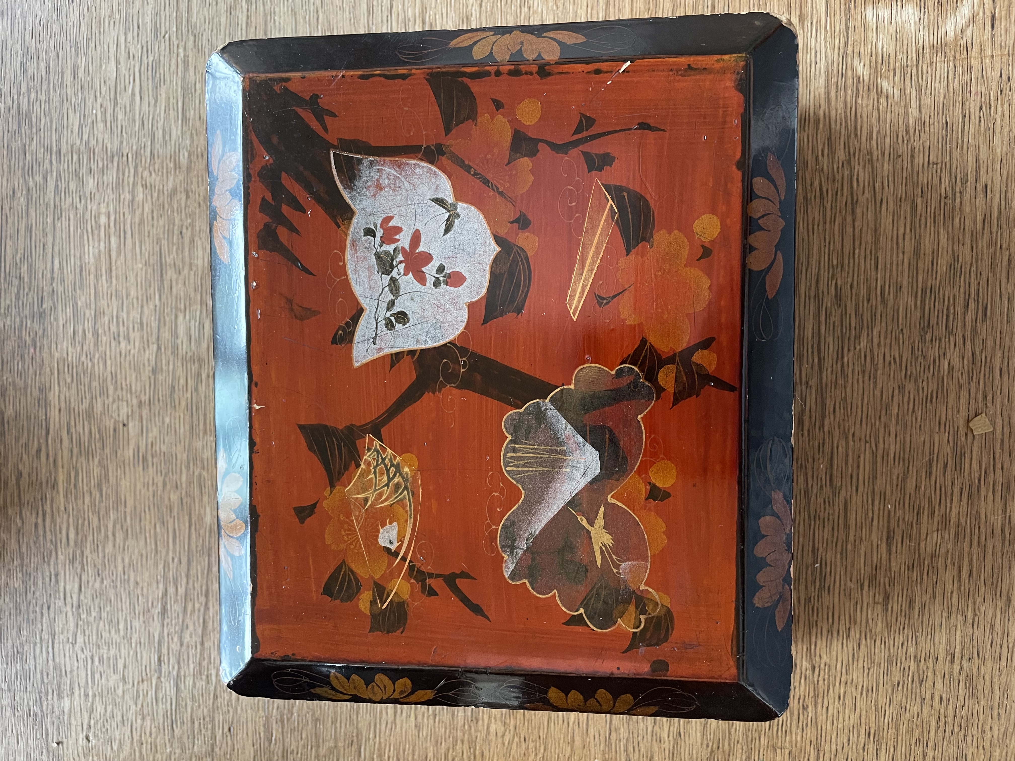 Boîte japonisante