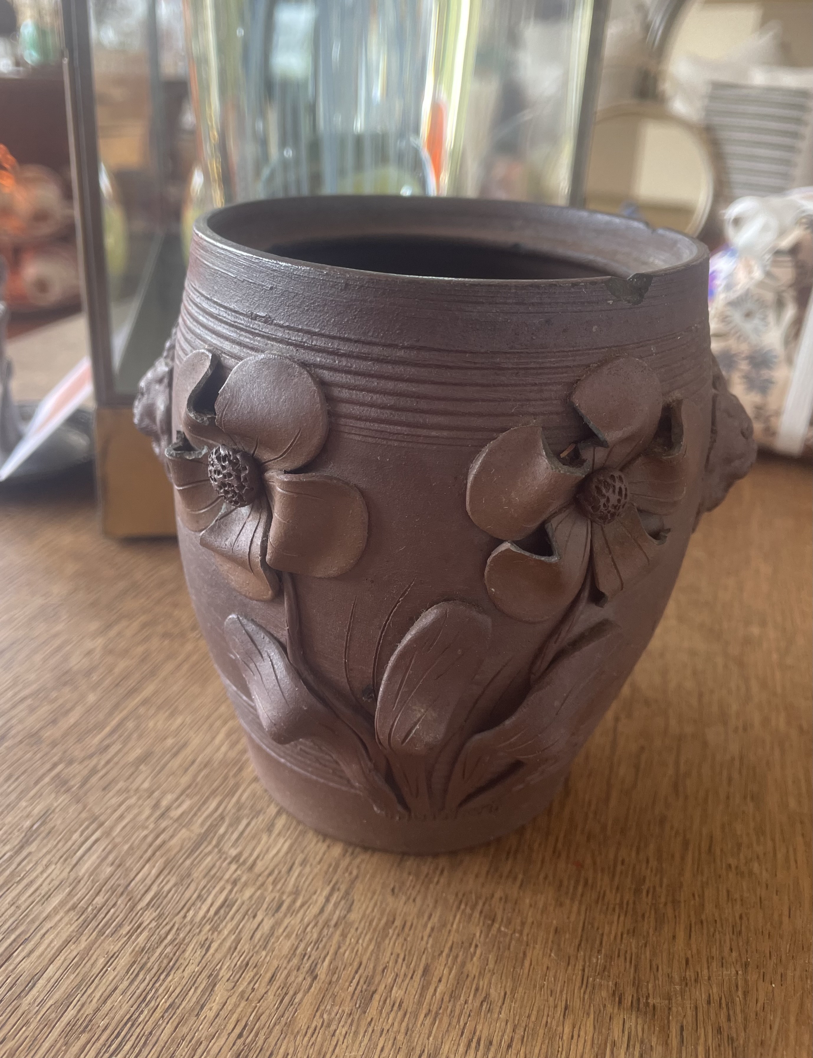 Vase MOTIFS FLEURS EN RELIEF