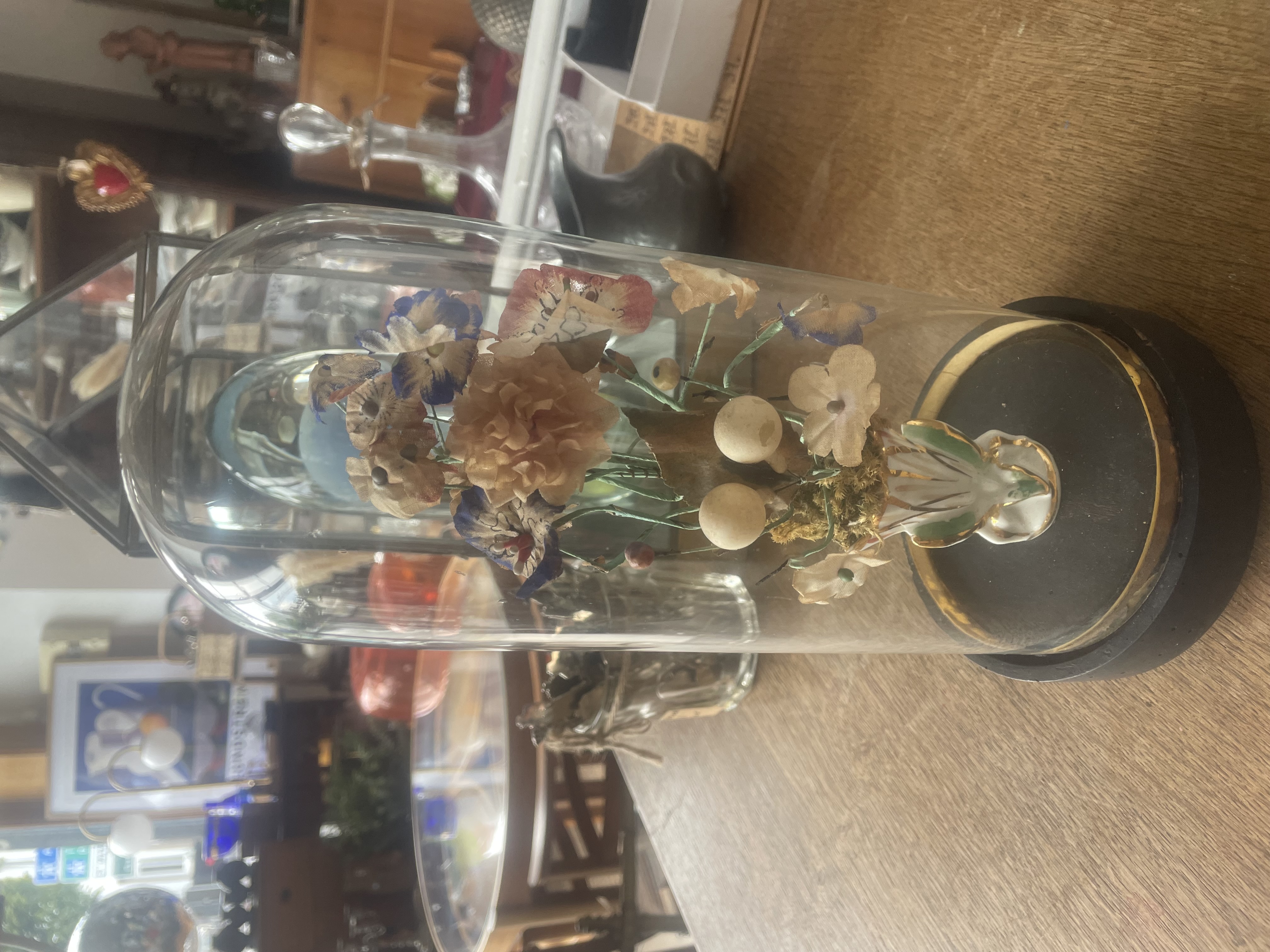  Petit globe avec vase de mariée