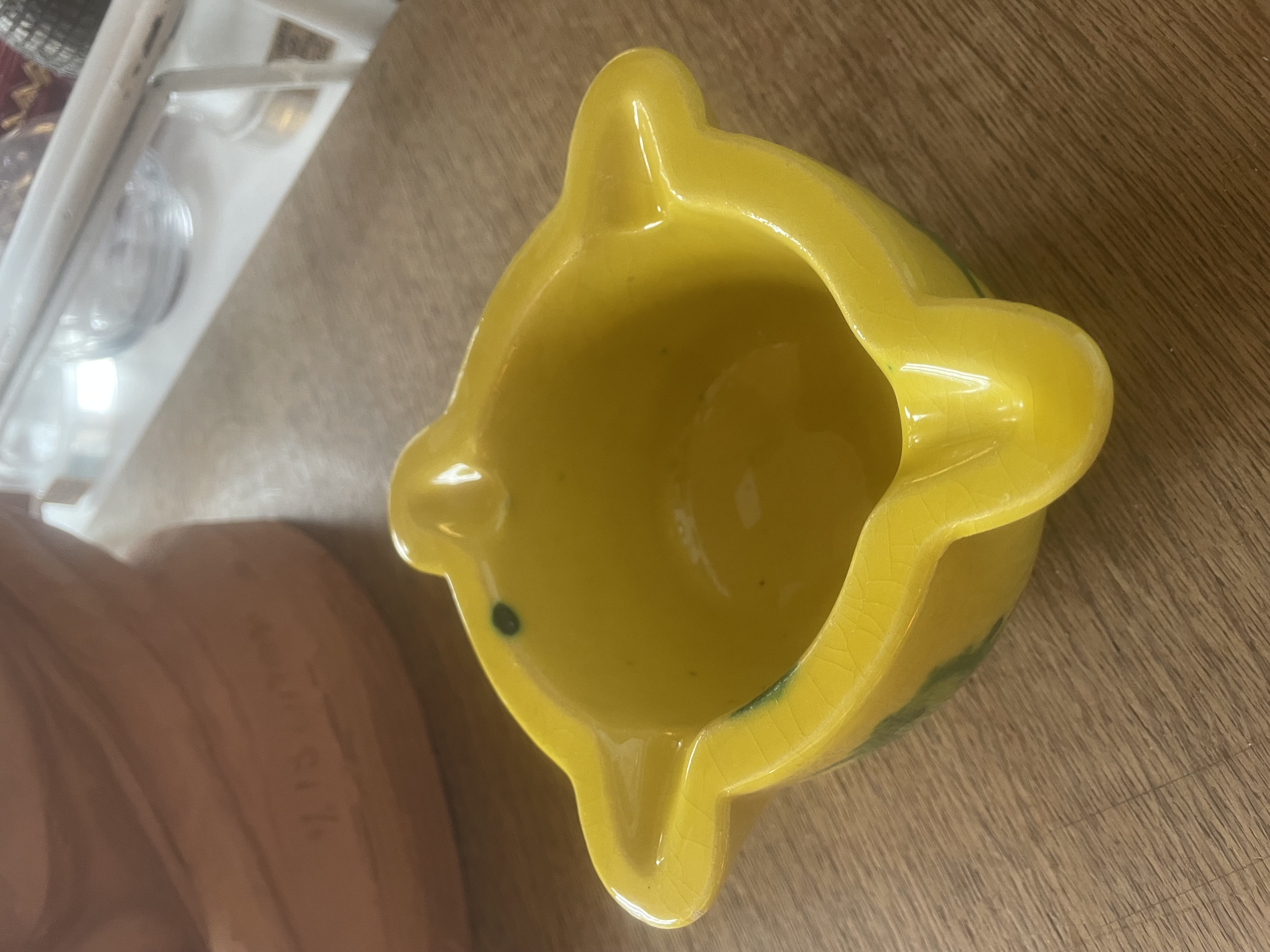 Mortier jaune et vert