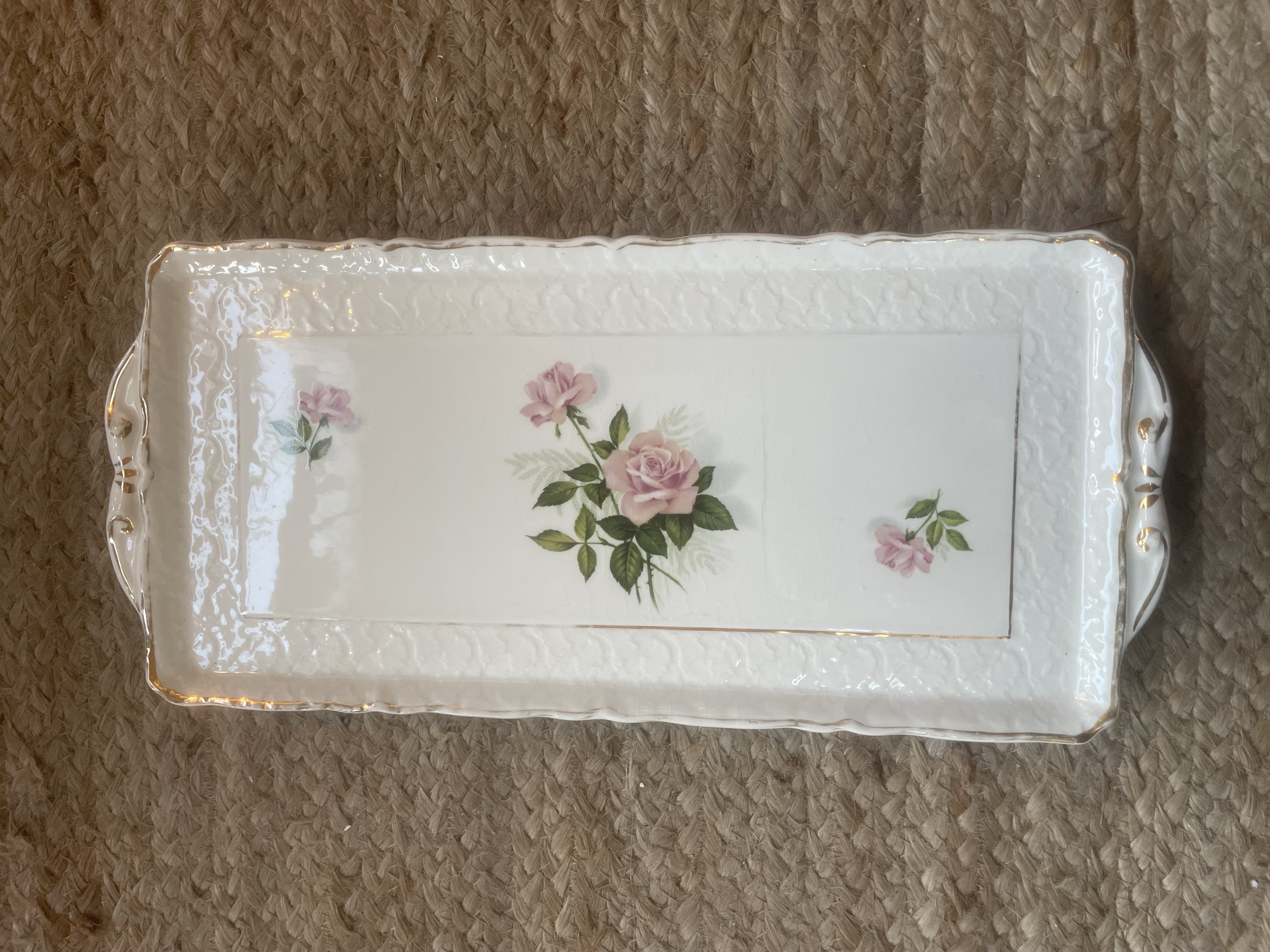 Plat à cake motifs de roses