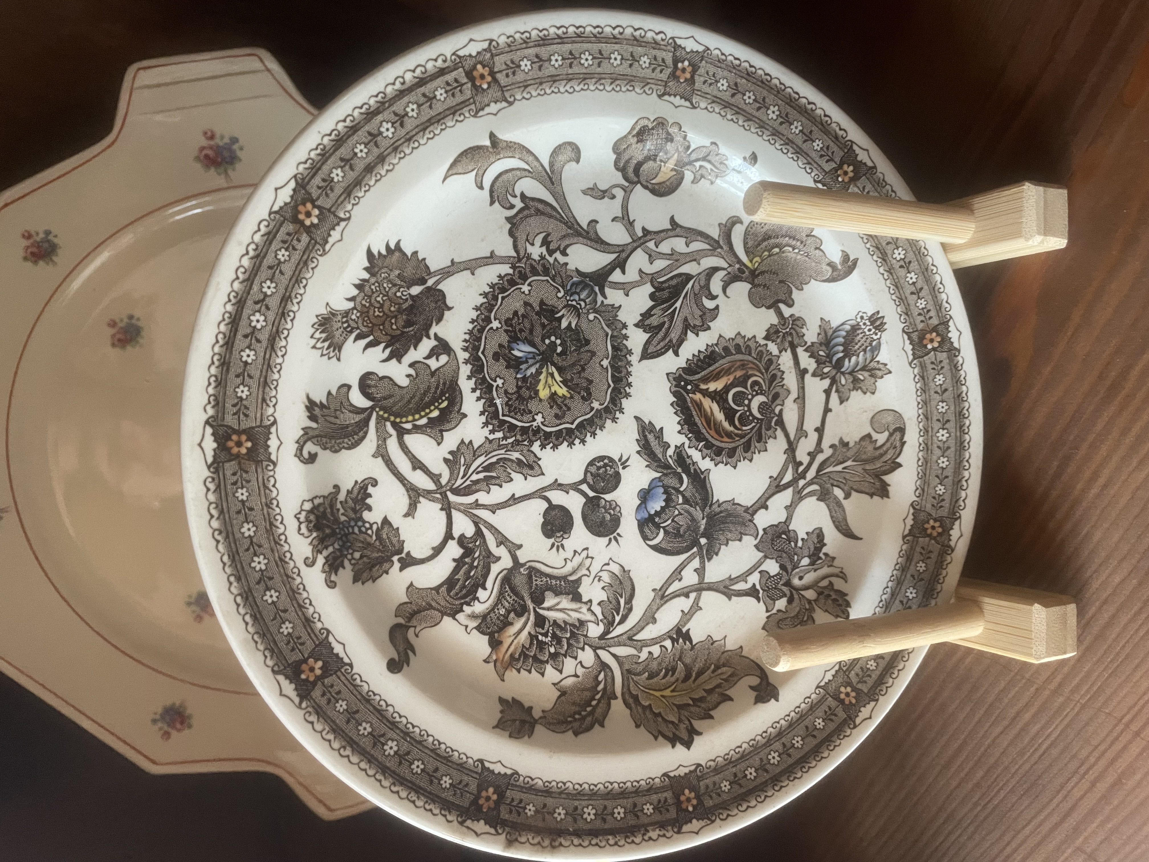 Petite assiette motifs kaki