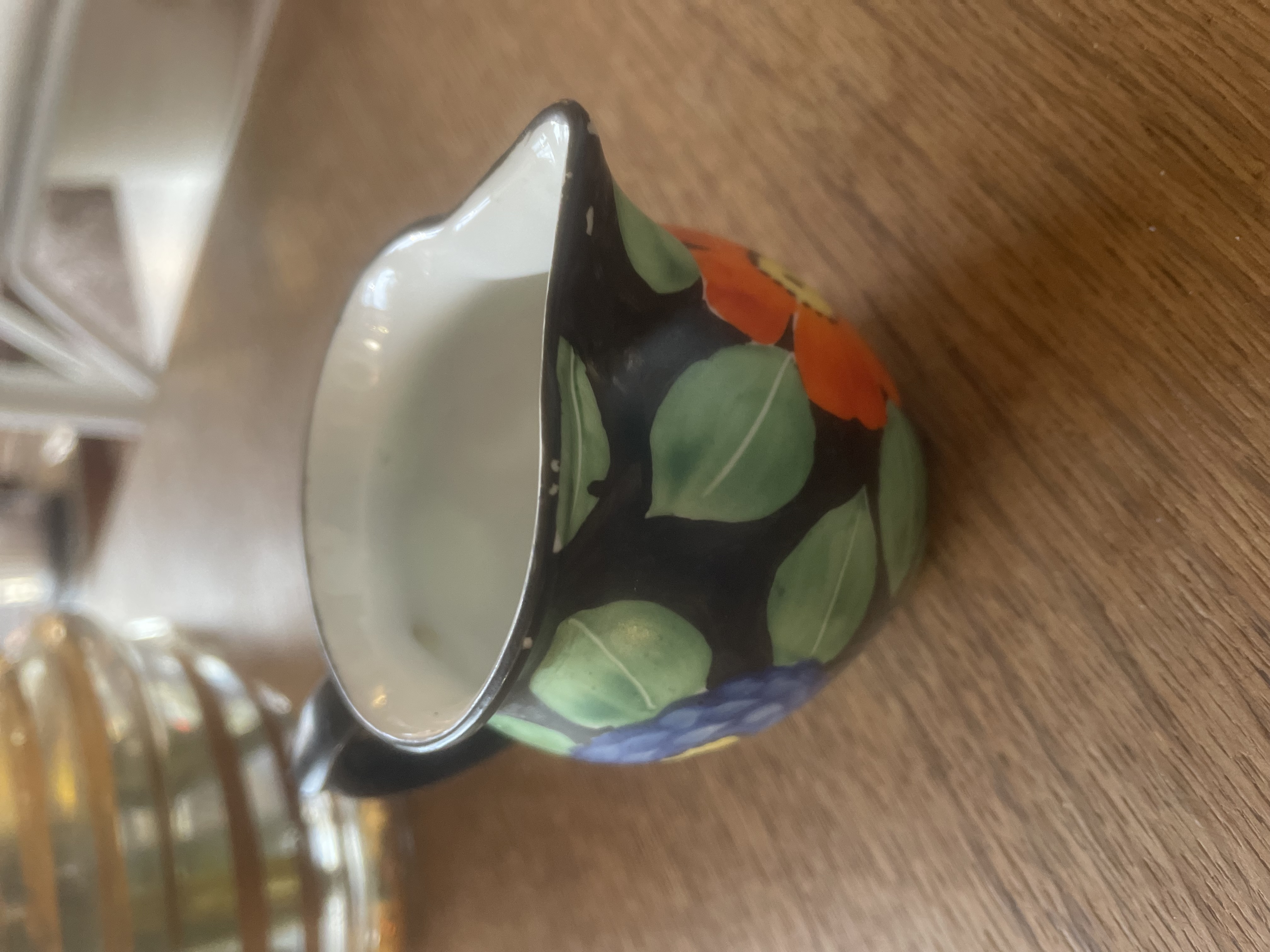 Pot à lait noir