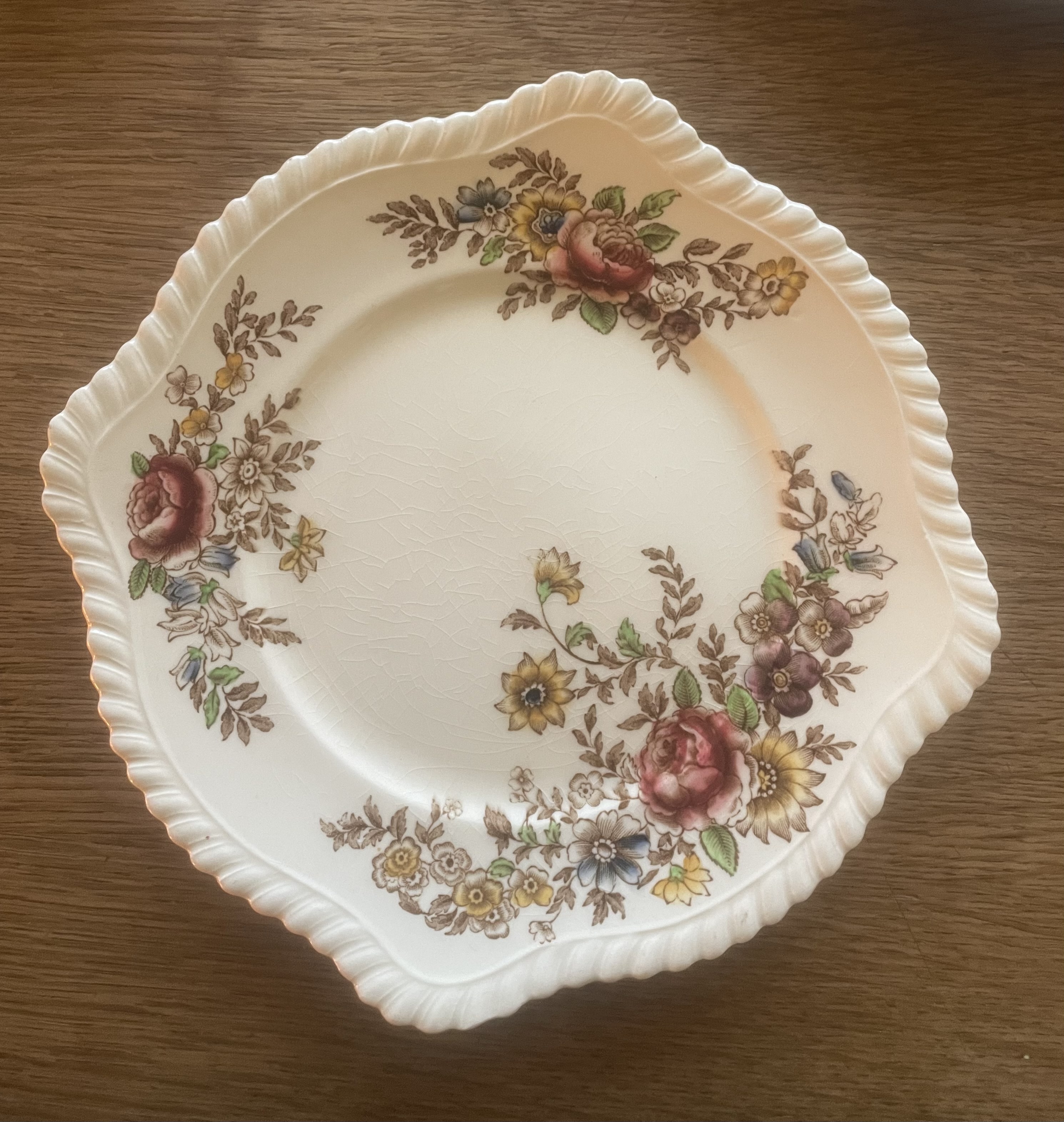 Assiettes à dessert à fleurs