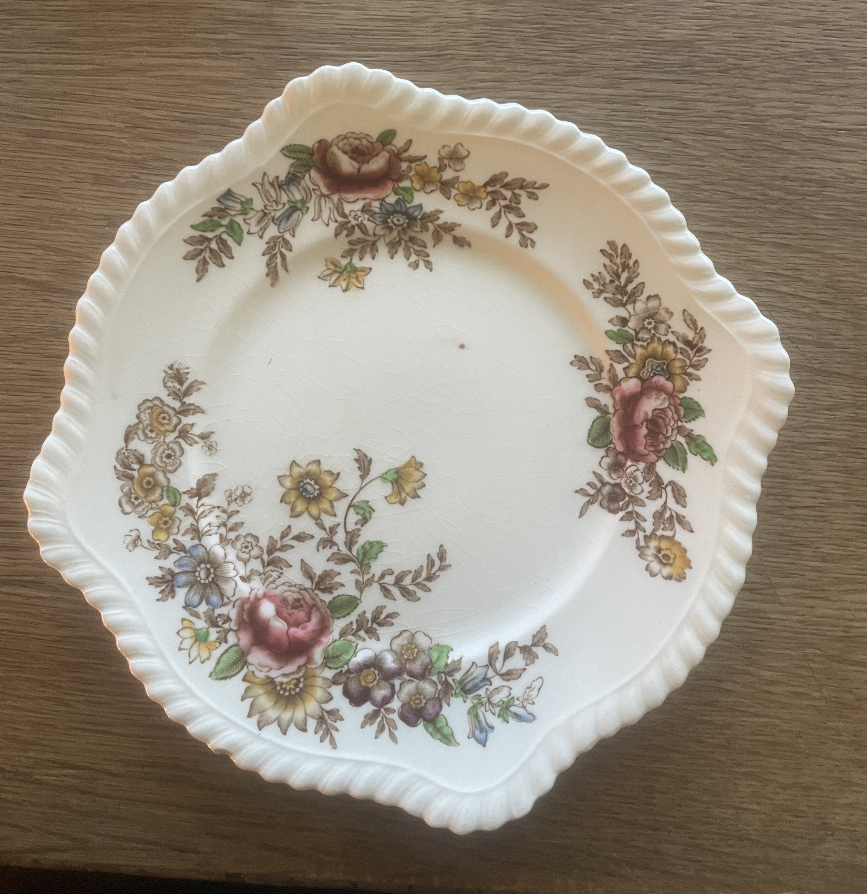 Assiettes à dessert à fleurs