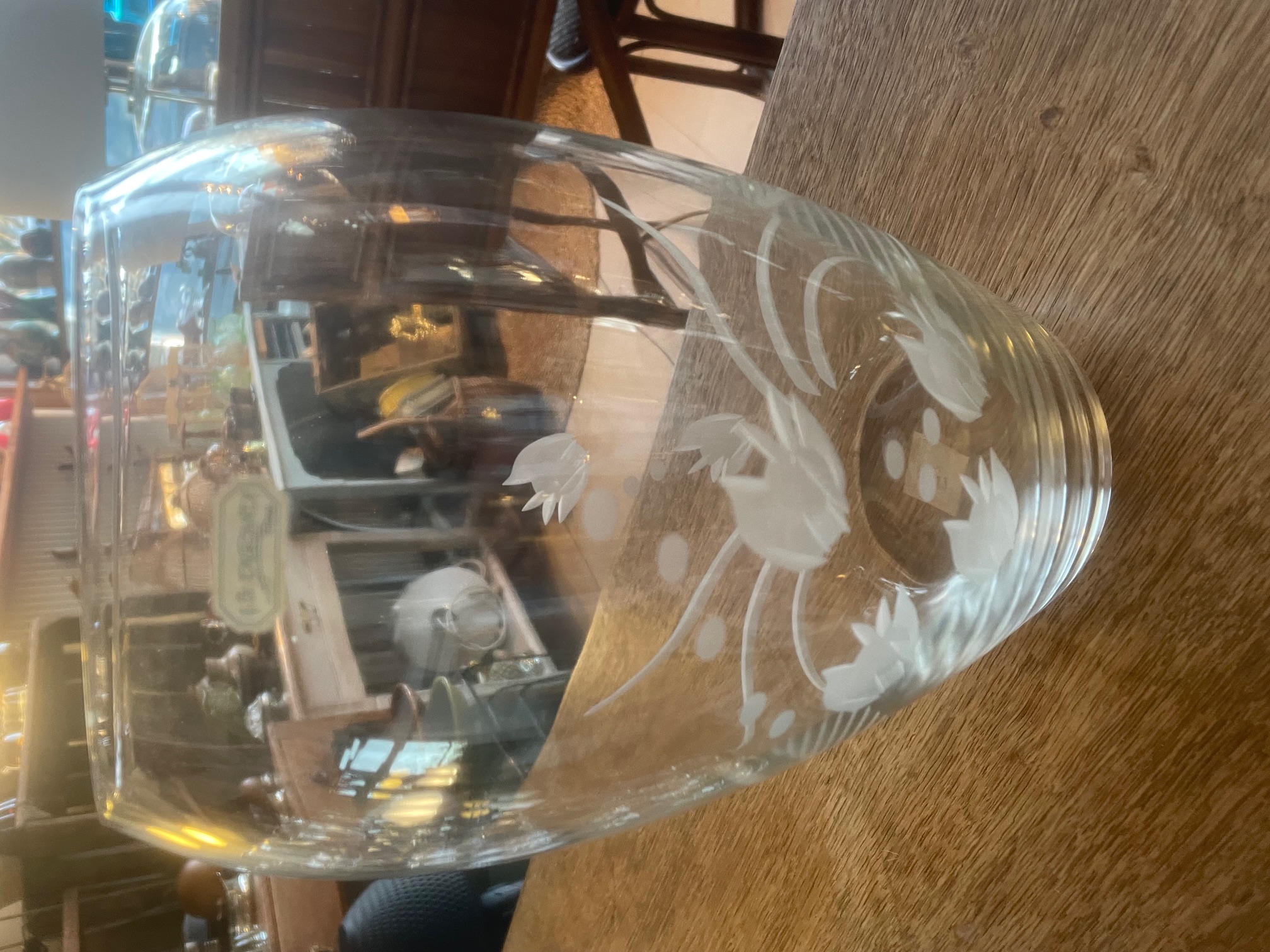 Vase ovoïde gravé